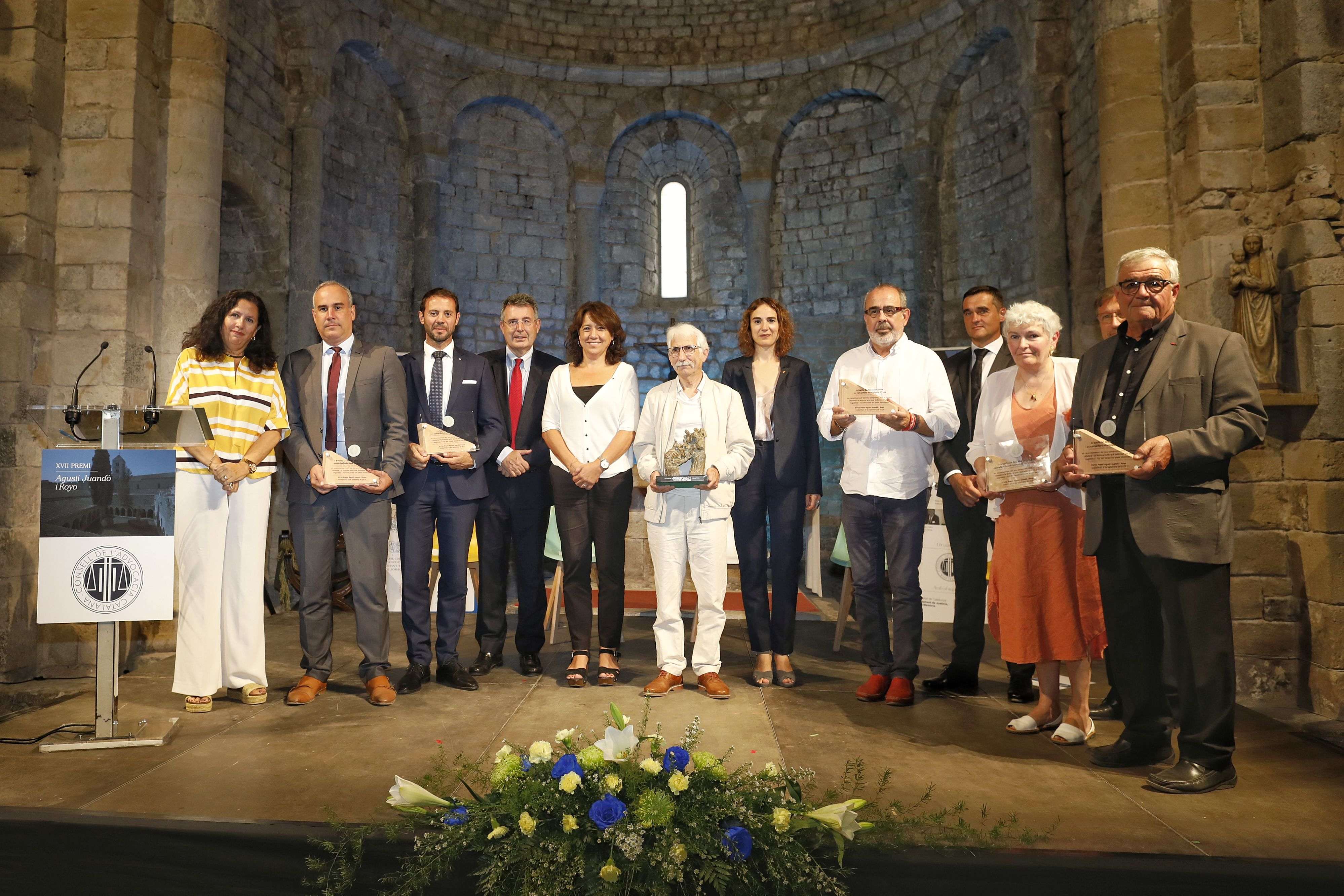 La Abogacía Catalana premia a cinco alcaldes de la Catalunya Nord por su defensa del catalán