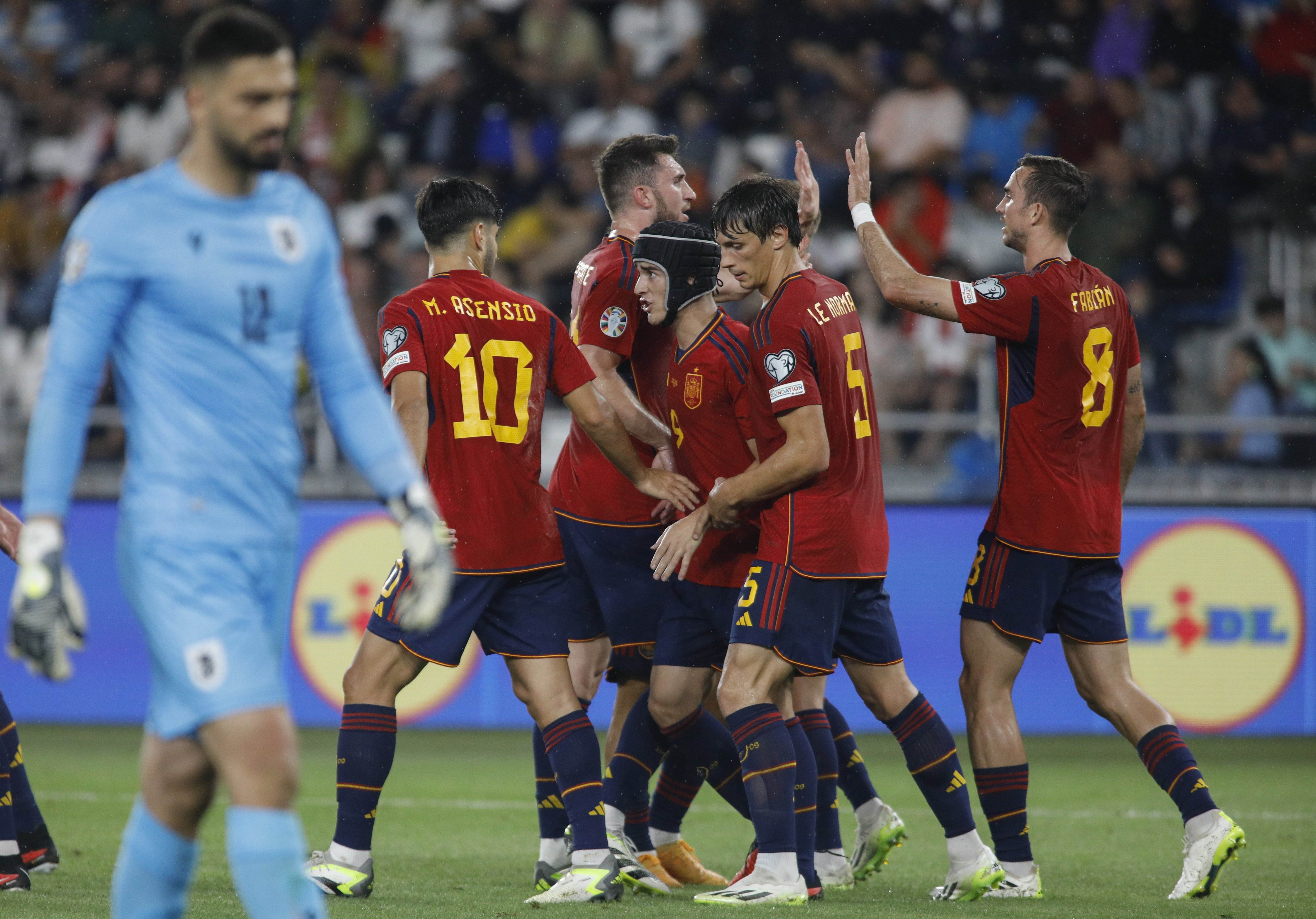La selecció espanyola s'aïlla de la crisi amb un festival contra Geòrgia (1-7) que l'apropa a l'Eurocopa