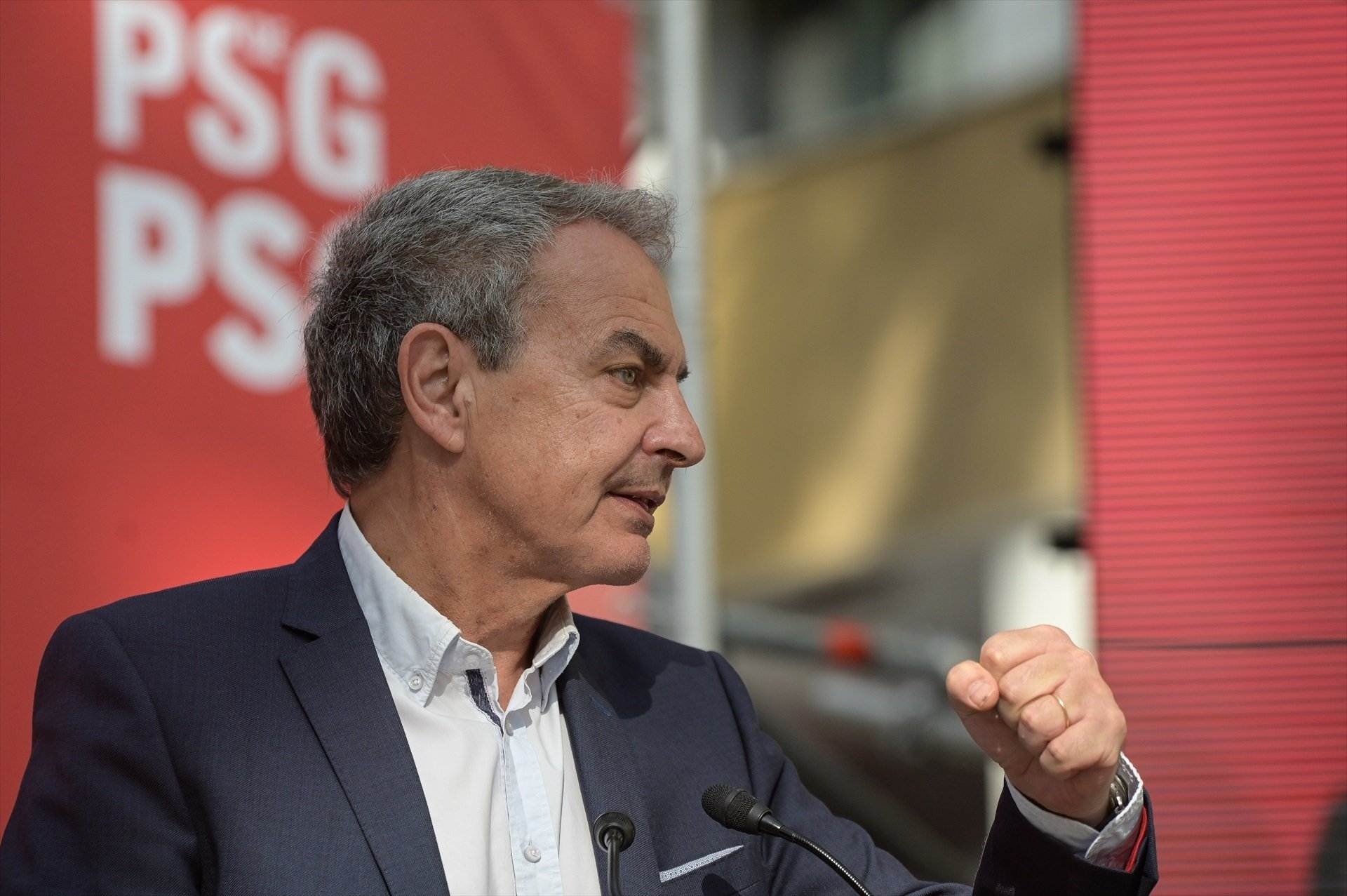 Zapatero reclama valentia al PSOE per revisar el model d'Estat