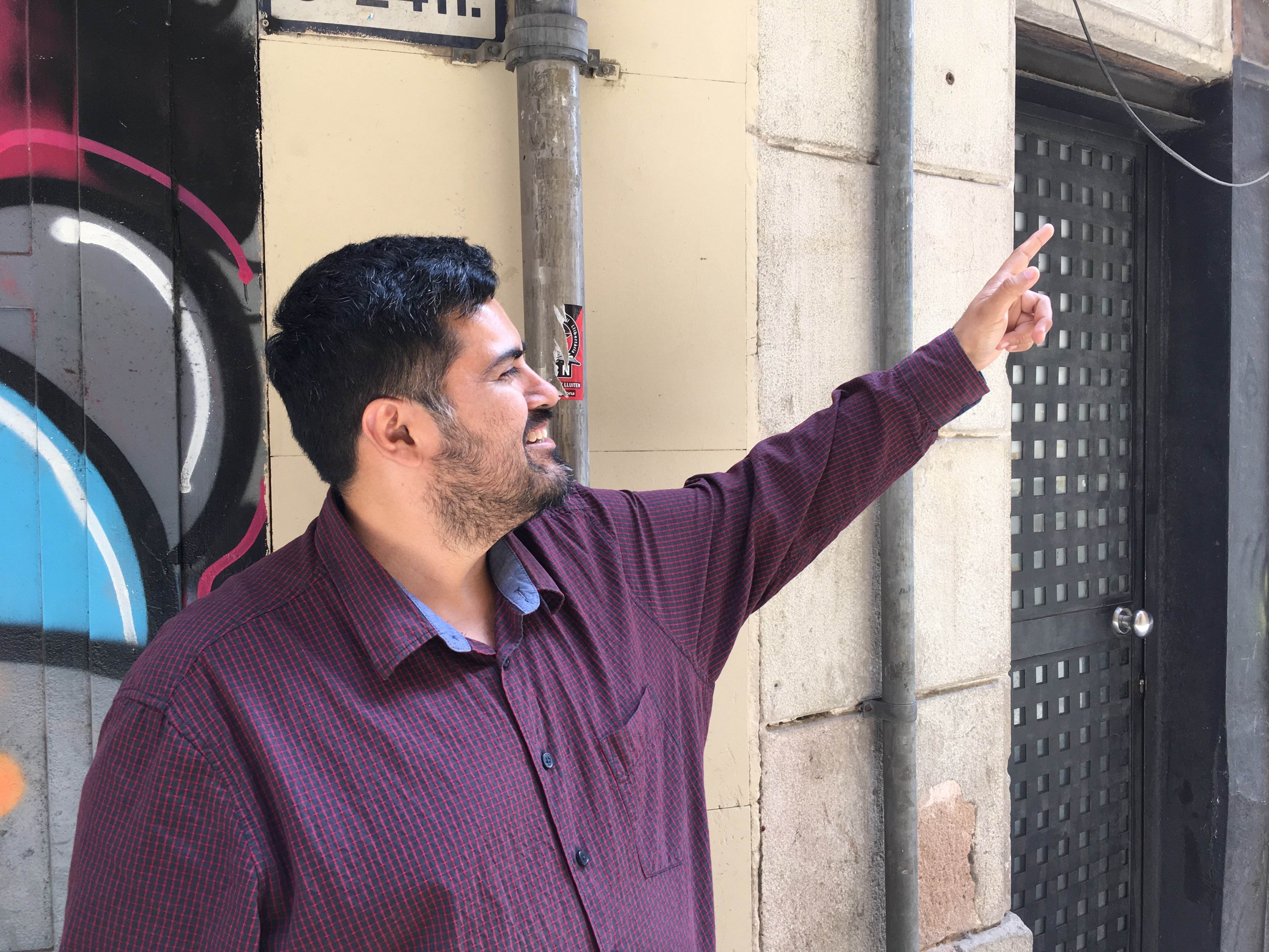 Carlos, vecino del Raval: "Barcelona se ha convertido en destino del narcoturismo"