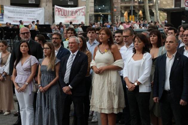 Rafael Casanova Ofrena Floral festividad nacional catalunya 2023 juntos anna yerra estopón trias turull / Foto: Carlos Baglietto Rafael Casanova Ofrena Floral festividad nacional catalunya 2023 juntos anna yerra estopón trias turull / Foto: Carlos Baglietto