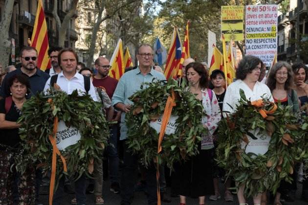 Ofrena floral d'Òmnium Cultural encapçalada pel seu president Xavier Antich / Eva Parey