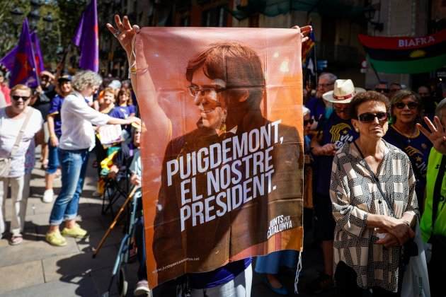 diada nacional catalunya 2023 acte insititucional ANC fossar moreres puigdemont pancarta / Foto: Montse Giralt