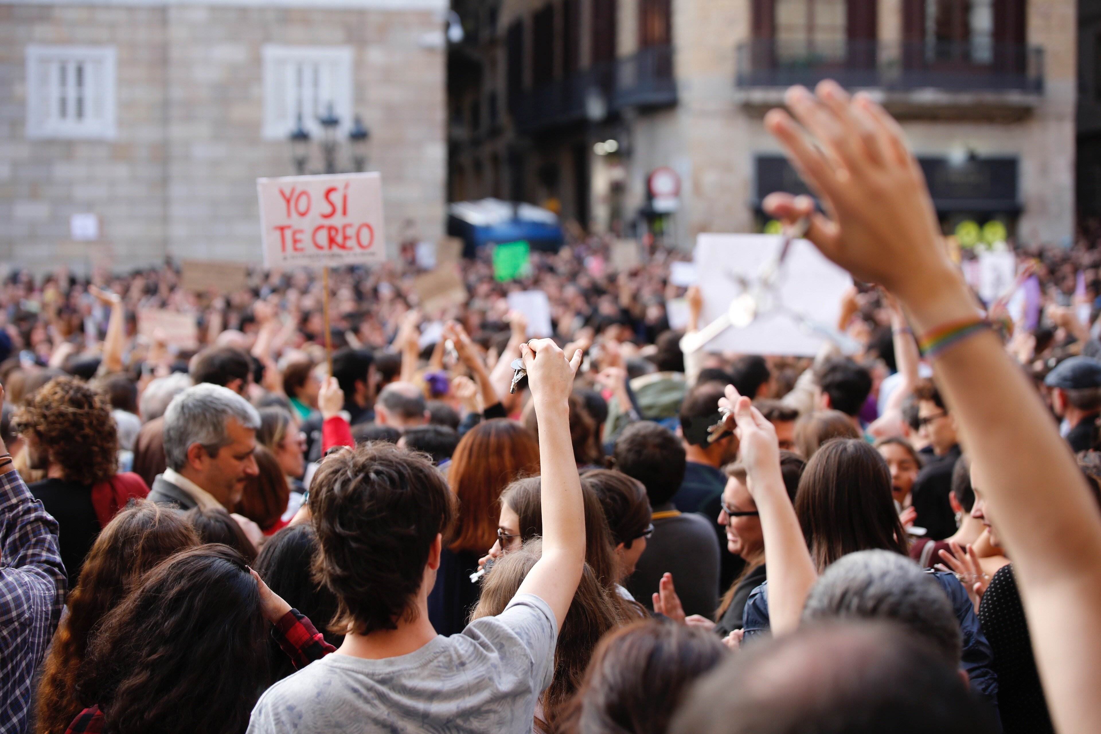 Forocoches bloquea 200 usuarios por publicar datos de la víctima de La Manada