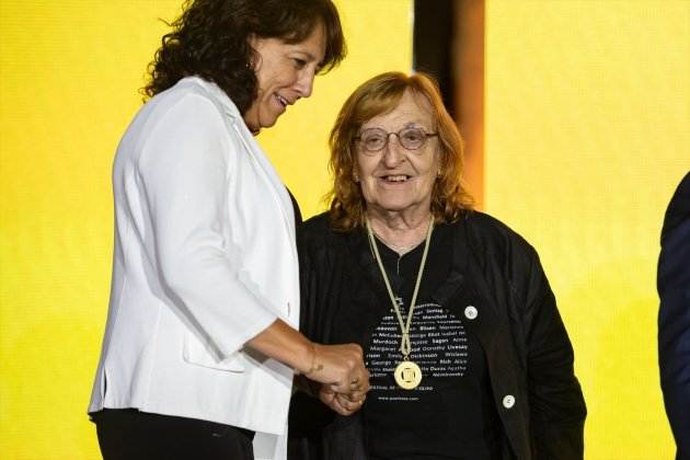 EuropaPress 5425323 escritora marta pessarrodona entrega medalles dor generalitat plaza EuropaPress 5425323 escritora marta pessarrodona entrega medalles dor generalitat plaza