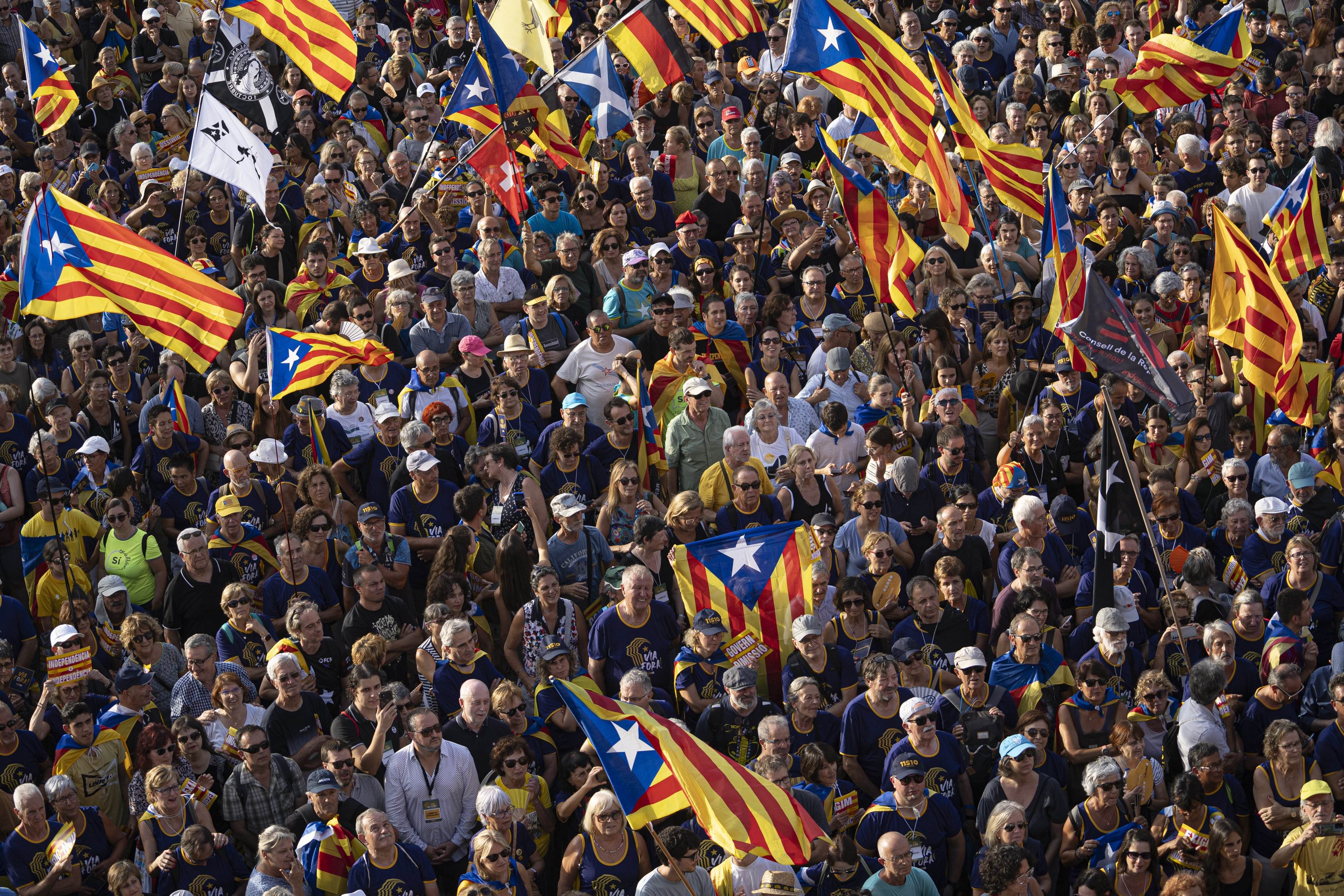 El sentimiento de la sociedad catalana: primero catalanista y antes europeísta que españolista