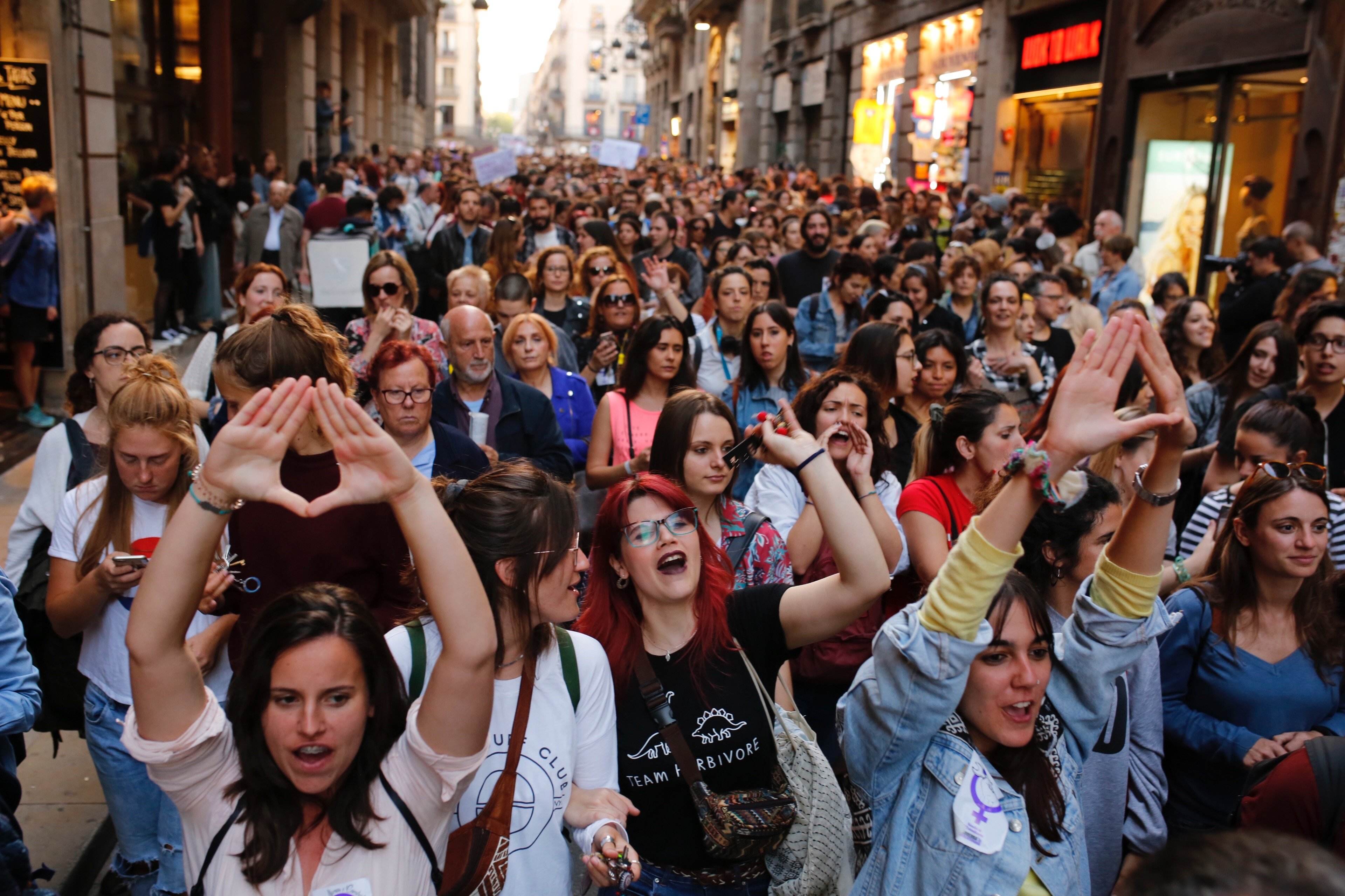 Multitudinarias concentraciones en contra de la sentencia de la Manada