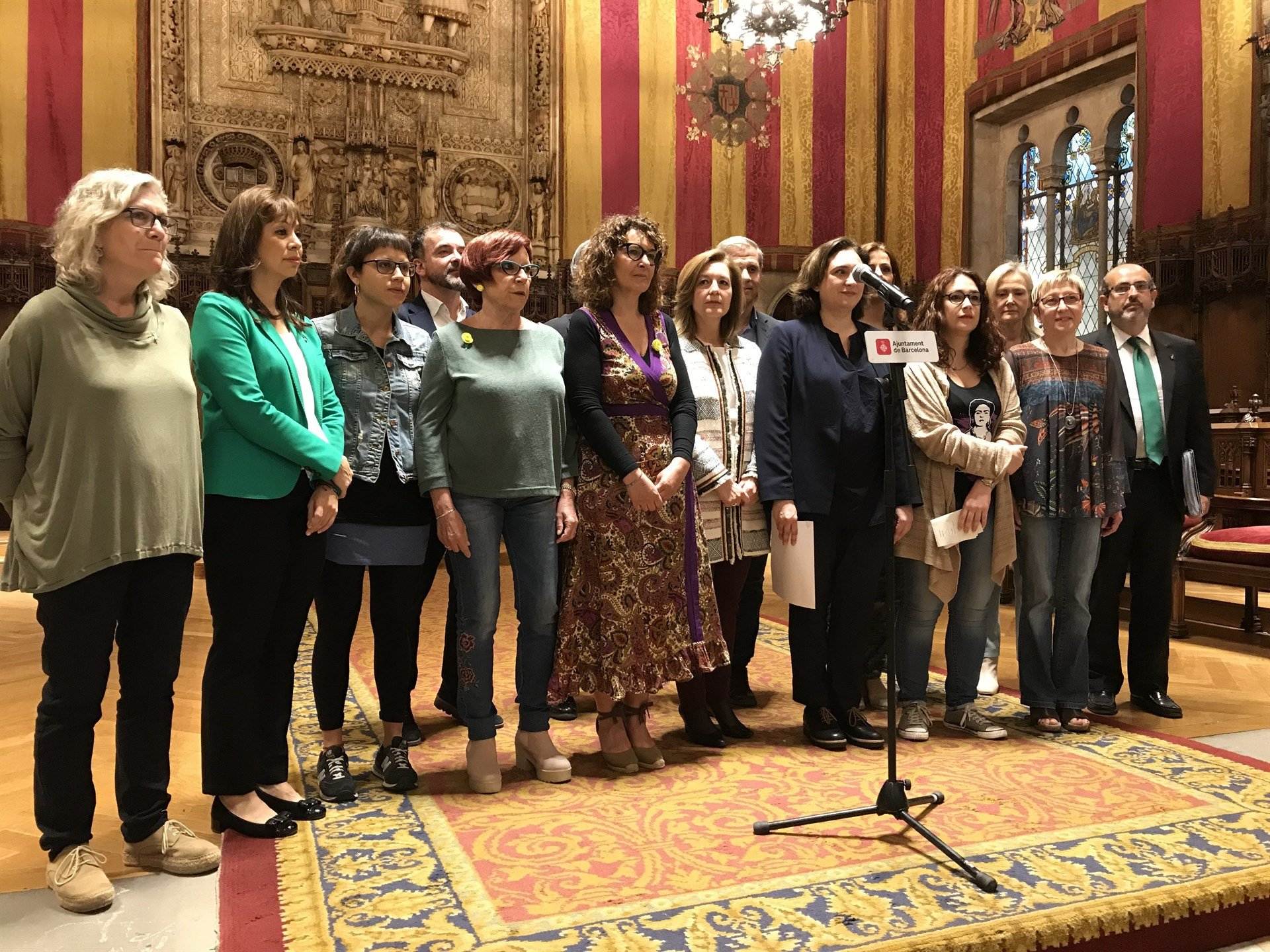 Todos los grupos del Ayuntamiento de Barcelona, contra la sentencia de la Manada