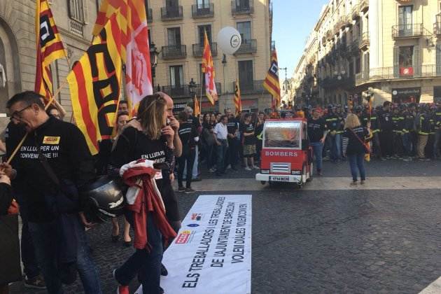 Protesta treballadors Ajuntament de Barcelona per un conveni digne gisela