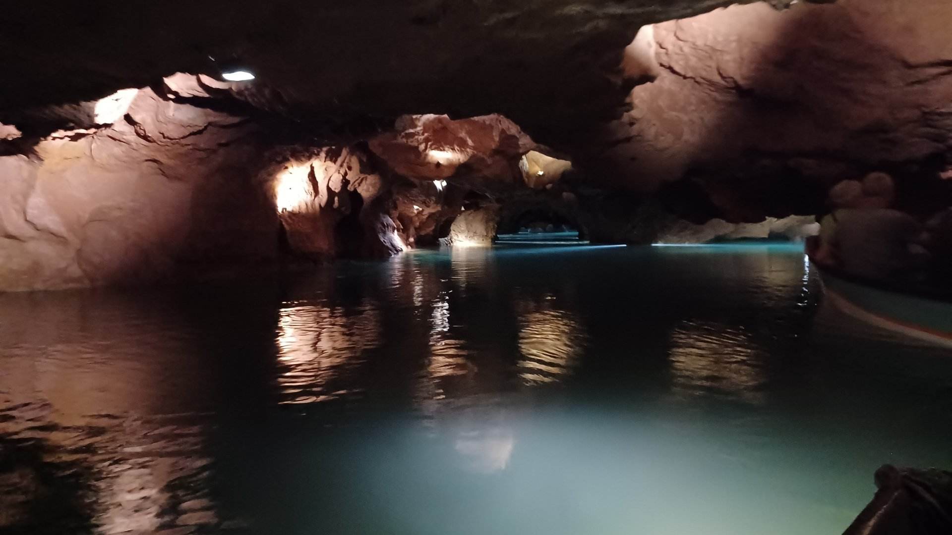 El río subterráneo navegable más largo de Europa está más cerca de Catalunya de lo que crees