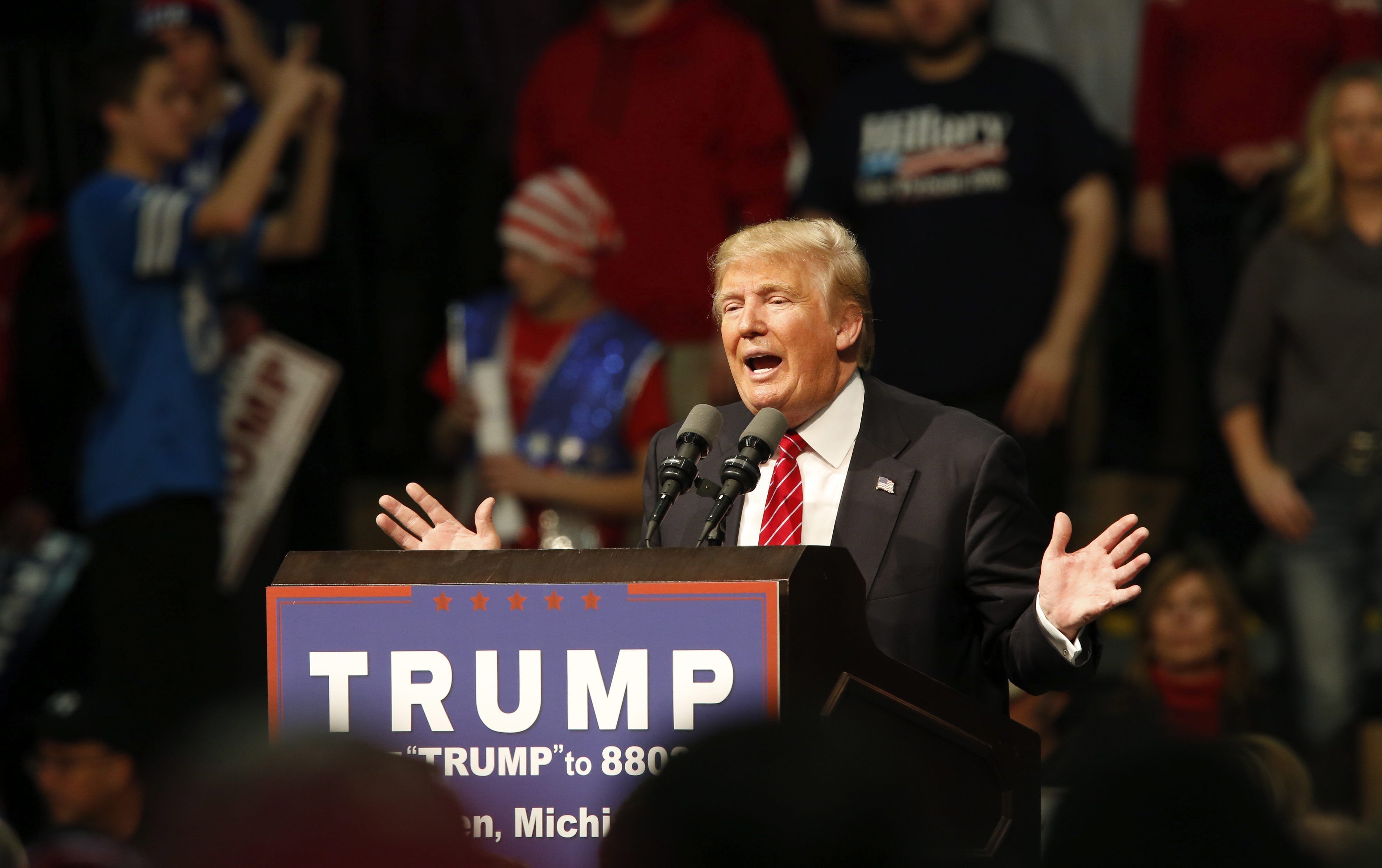 Trump equipara a Putin con Estado Islamico