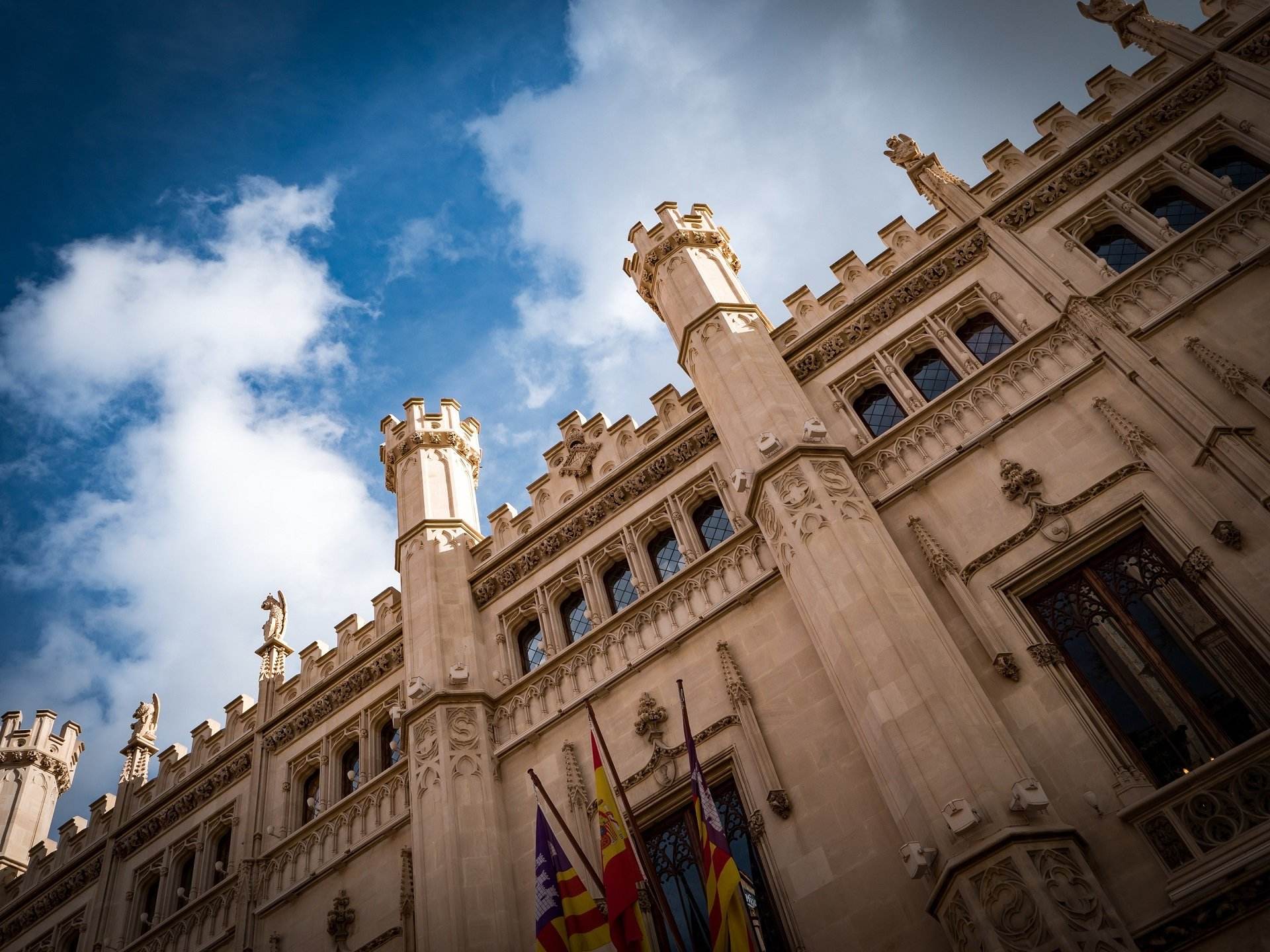 Segueix el setge al català a Mallorca: el Consell substitueix el domini '.cat' per '.es' als seus webs