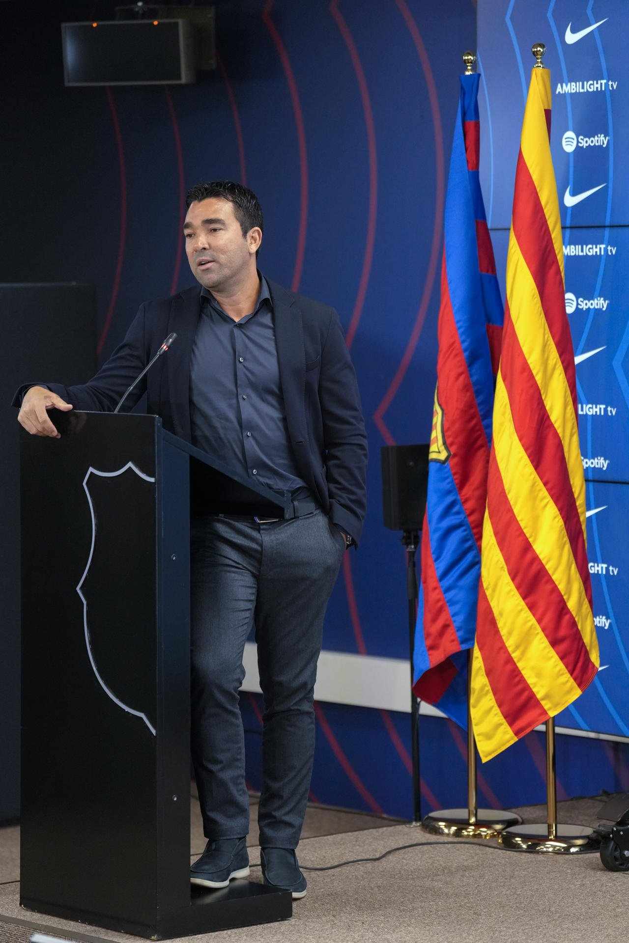 Deco se va a Italia a buscar la solución a un problema del Barça