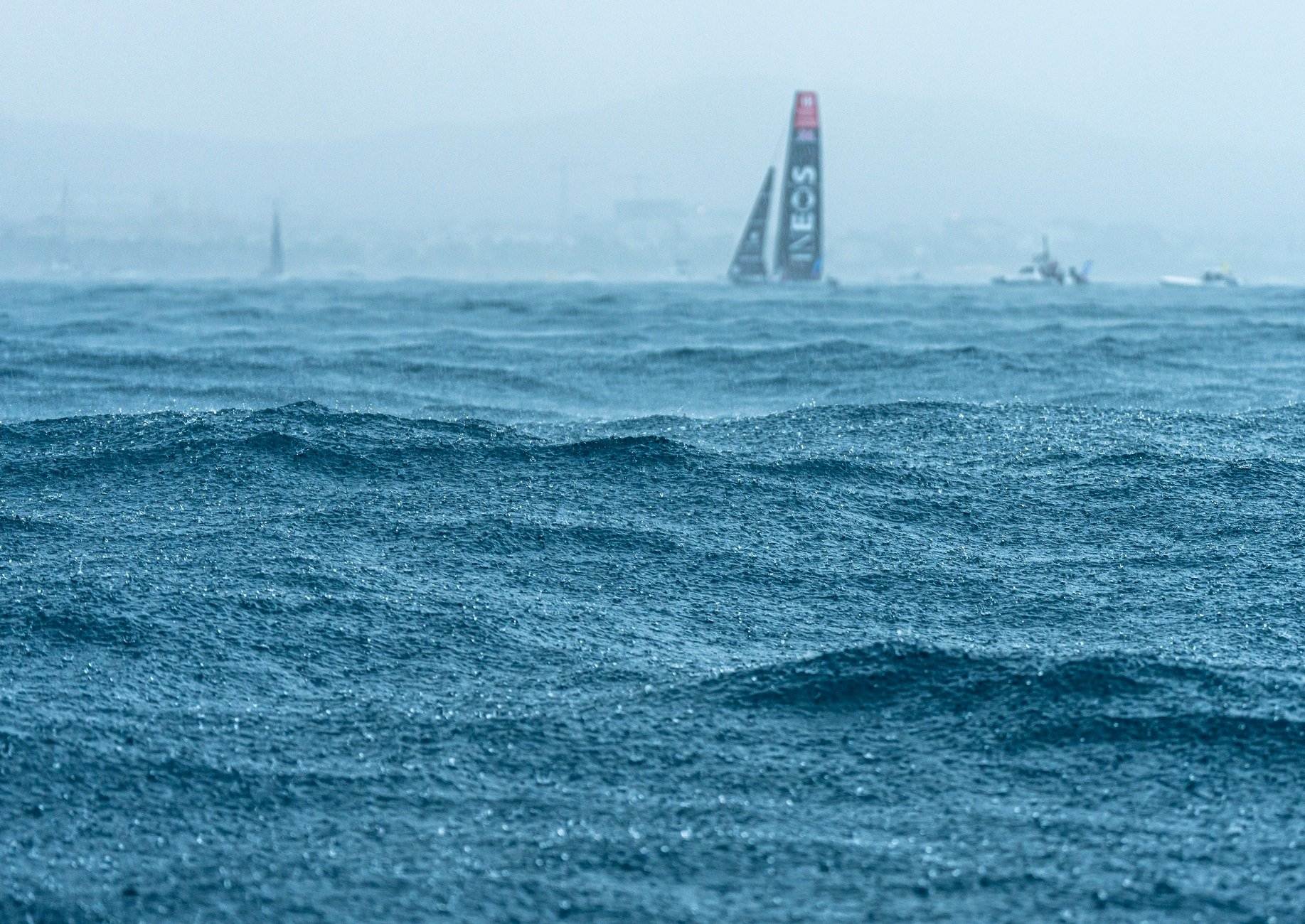 La primera regata preliminar de la Copa América de vela, cancelada por el fuerte temporal