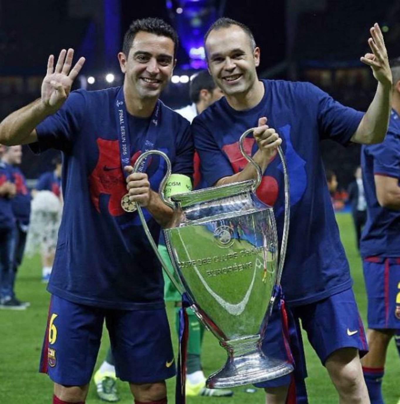 Iniesta no descarta a Xavi como entrenador del Barça y él siendo su segundo