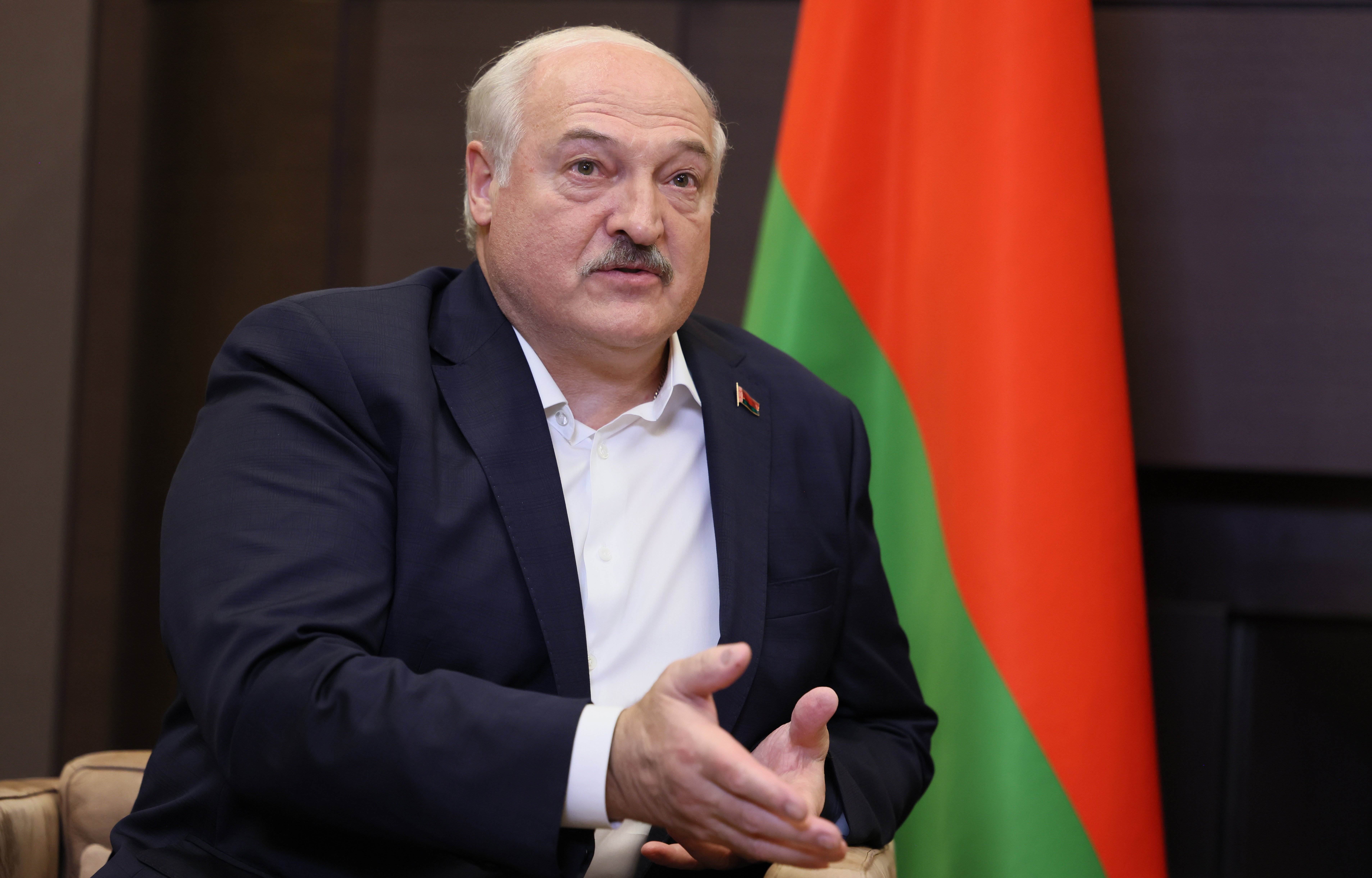 Lukashenko quiere formar parte del círculo de amistad de Putin y Kim Jong-un