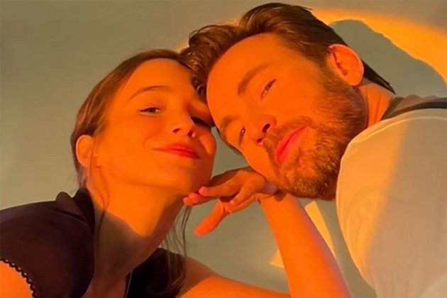 Alba Baptista y Chris Evans Alba Baptista y Chris Evans