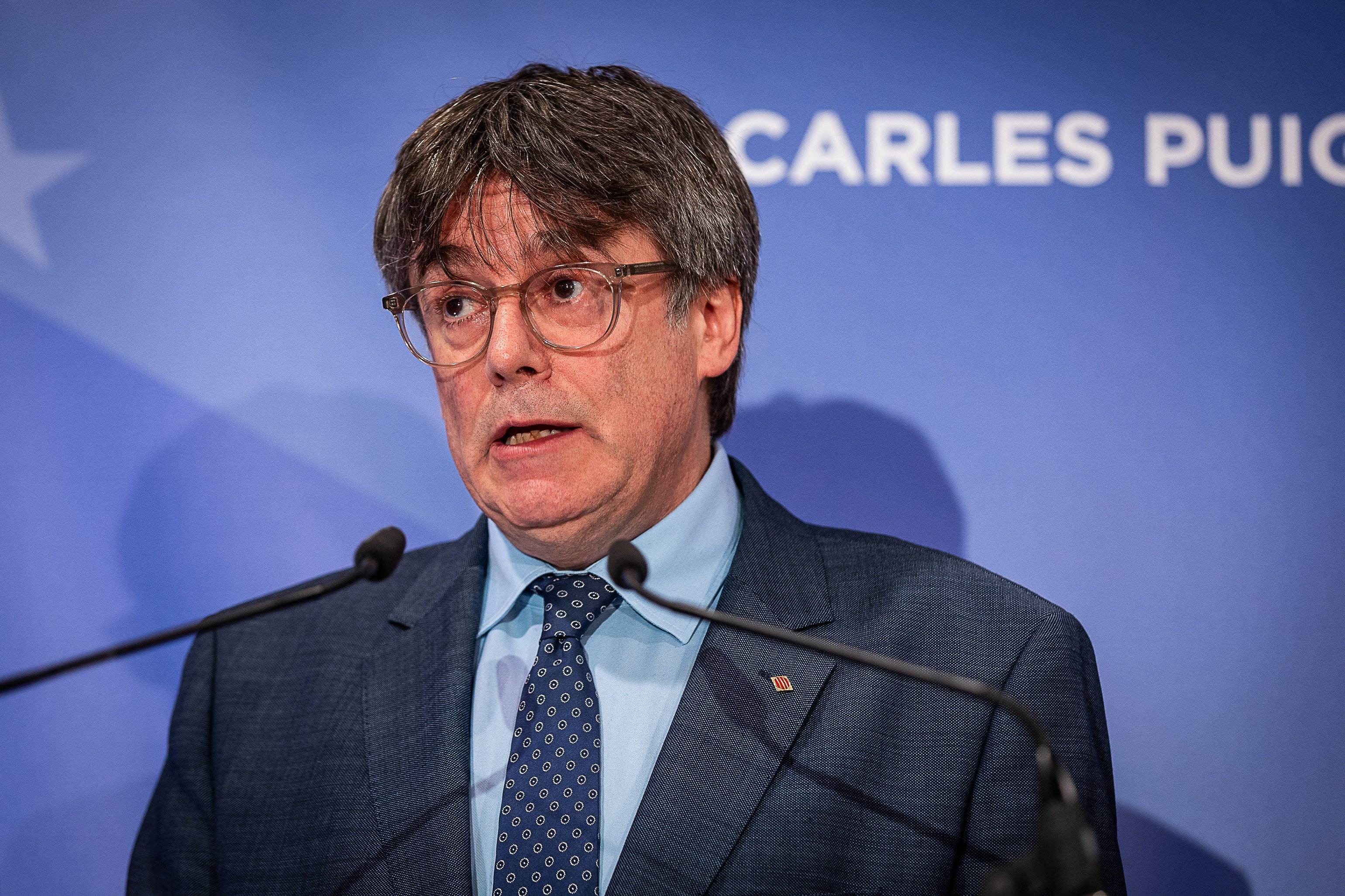 La delirant història de la denúncia contra Puigdemont per una baralla de veïns l'1-O