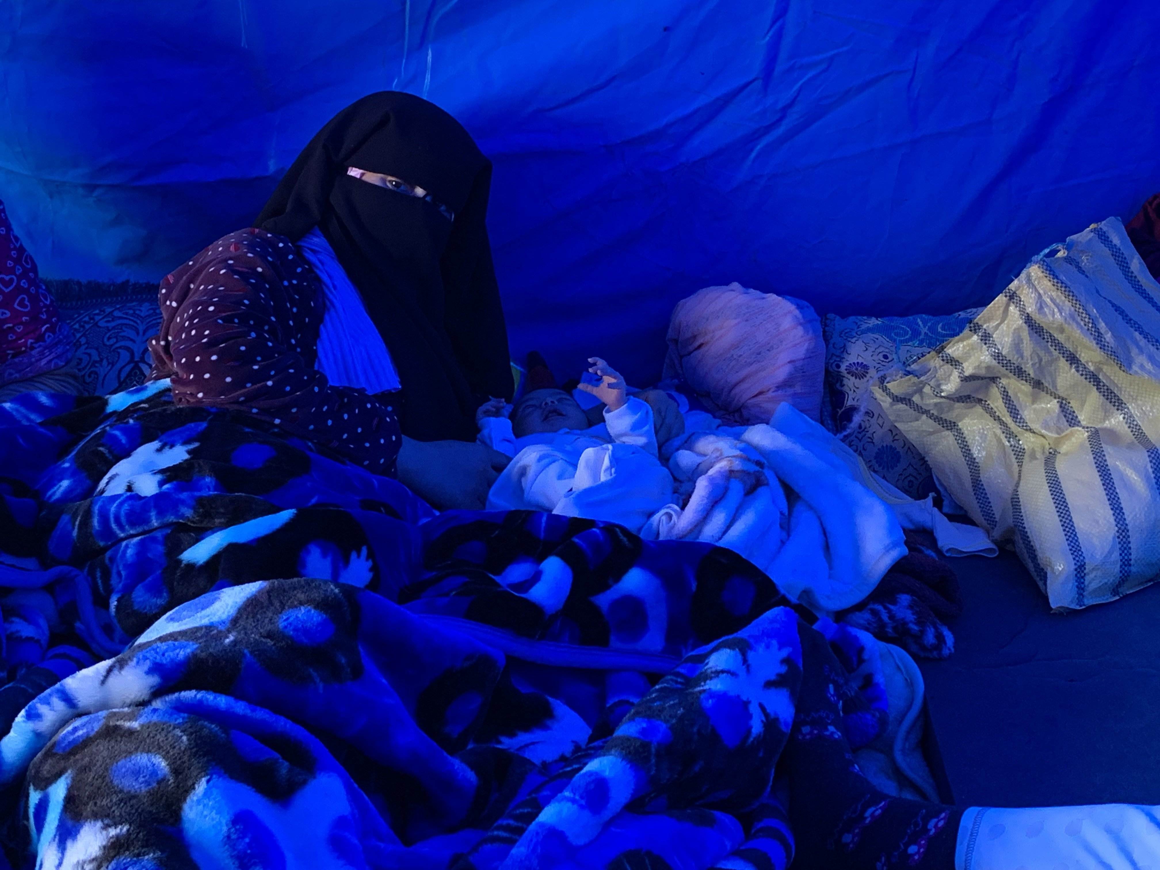 La nena que va néixer a Marràqueix minuts després del terratrèmol i ara viu en una tenda a l'Atles