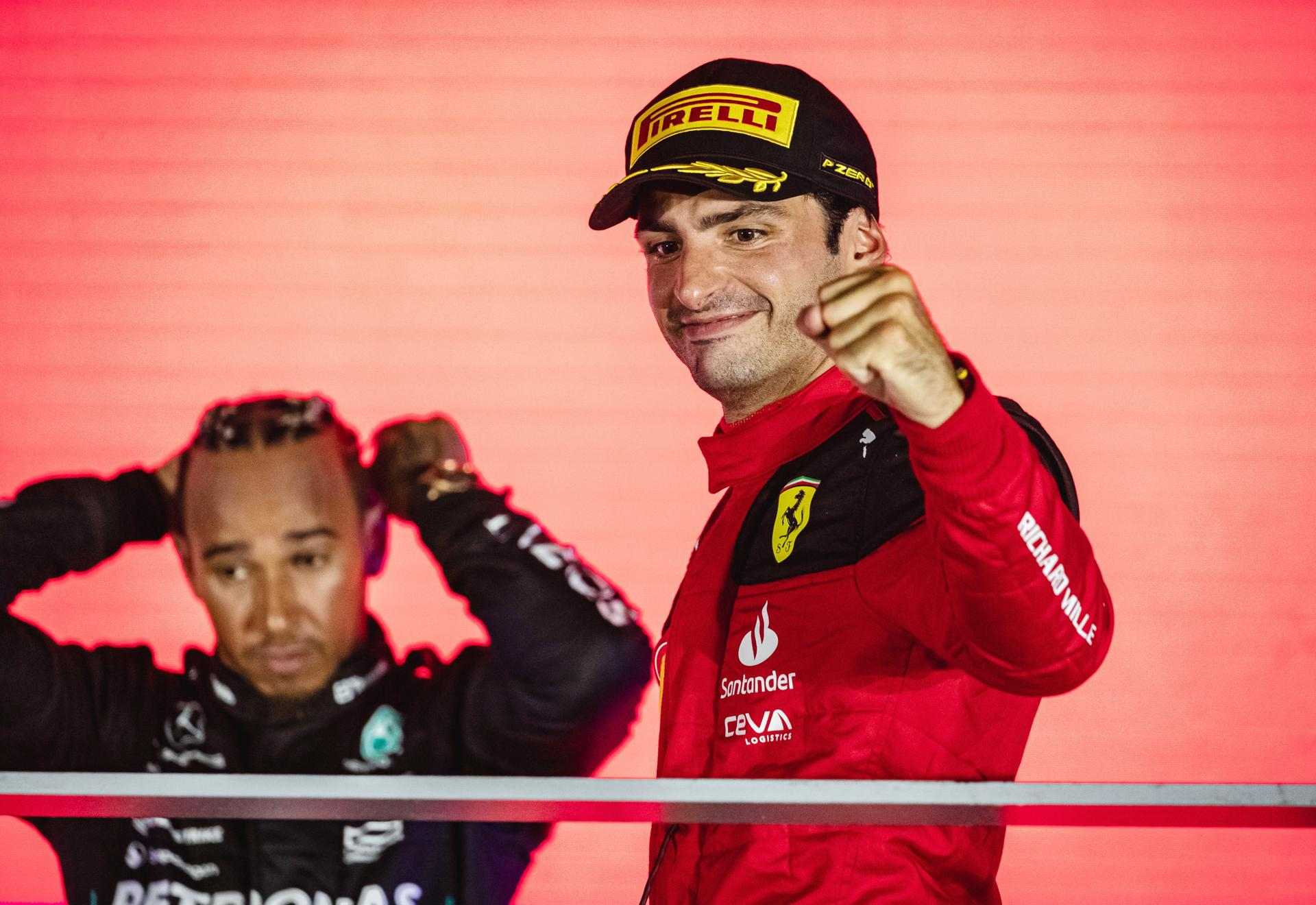 Ferrari confirma a Carlos Sainz, pero con un pero que puede precipitar su marcha
