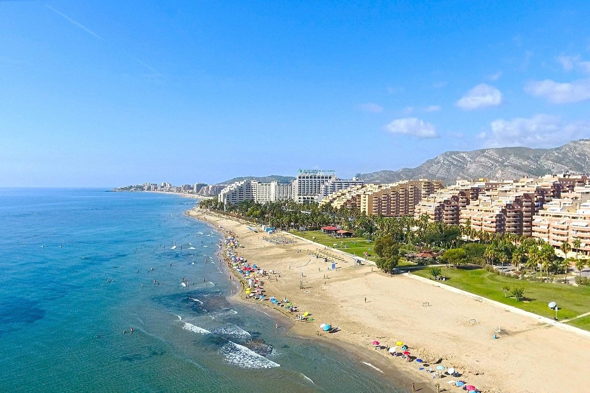 Marina d'Or cierra todos sus hoteles y cancela todas las reservas un mes antes que en 2022