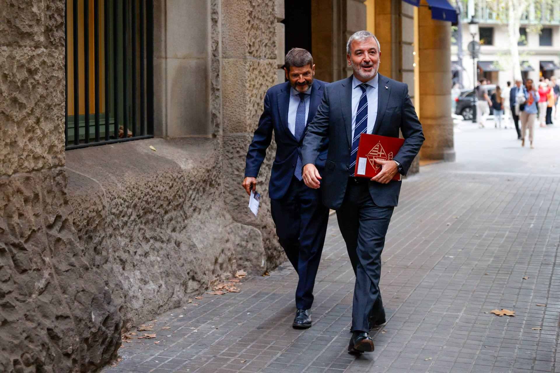 Albert Batlle rechaza dimitir por el asesinato de la Barceloneta y Jaume Collboni le apoya