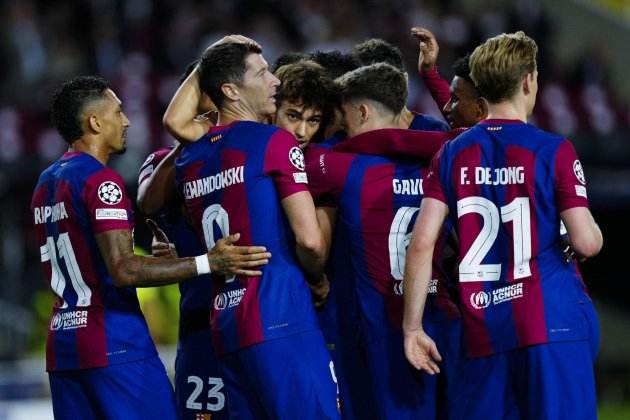 Los jugadores del Barça celebrando el gol de Joao Felix / Foto: EFE