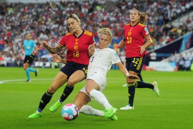 Mapi Leon y Patri Guijarro durante un partido con la seleccion española / Foto: Europa Press