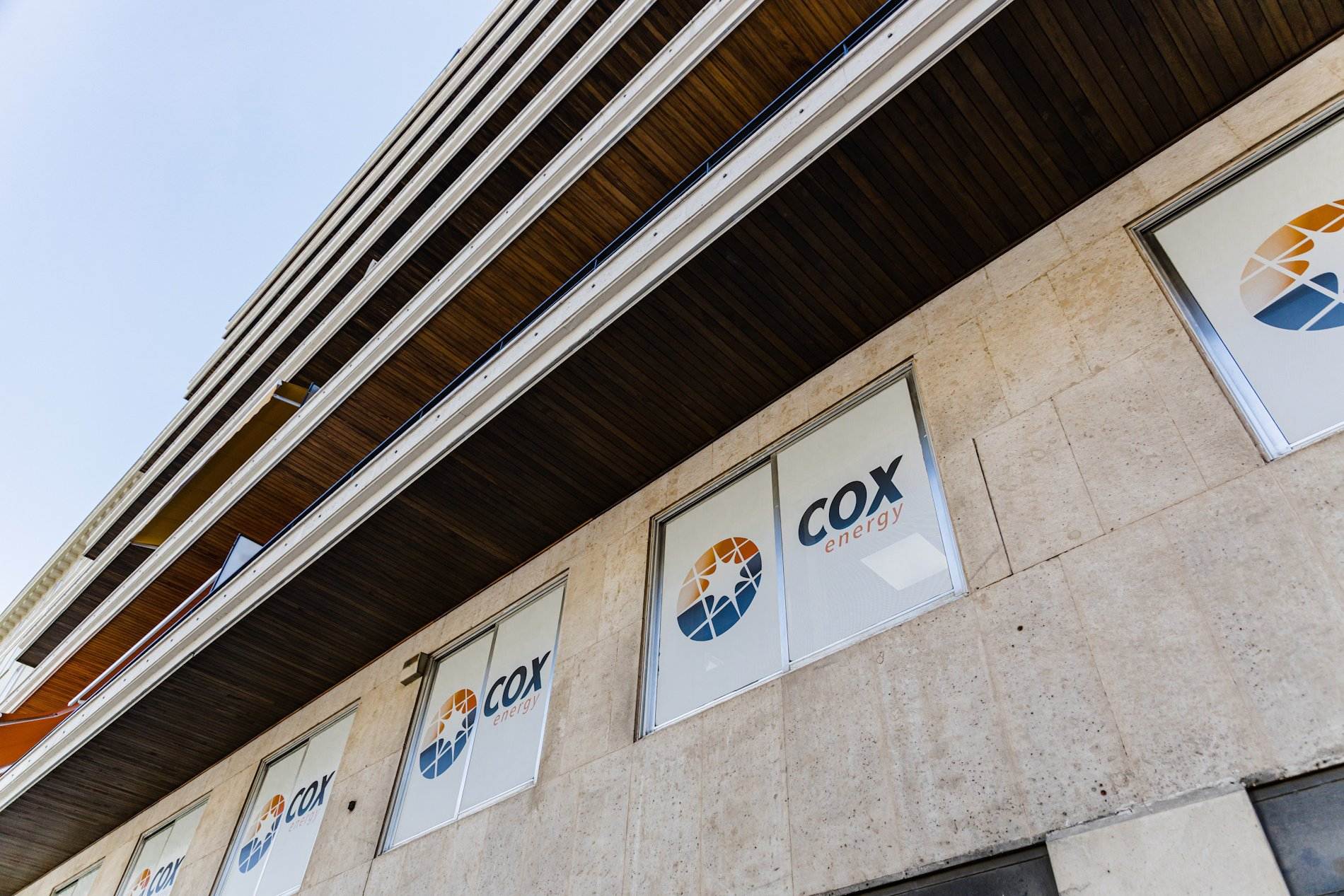Riquelme premia els minoritaris de Cox Energy amb la integració d'Abengoa Energía