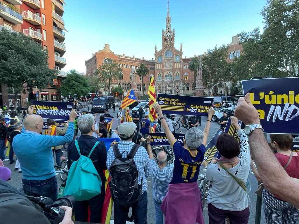 La ANC protesta en la reunión de los ministros de Transportes de la UE: "Demasiada policía, poco Rodalies"