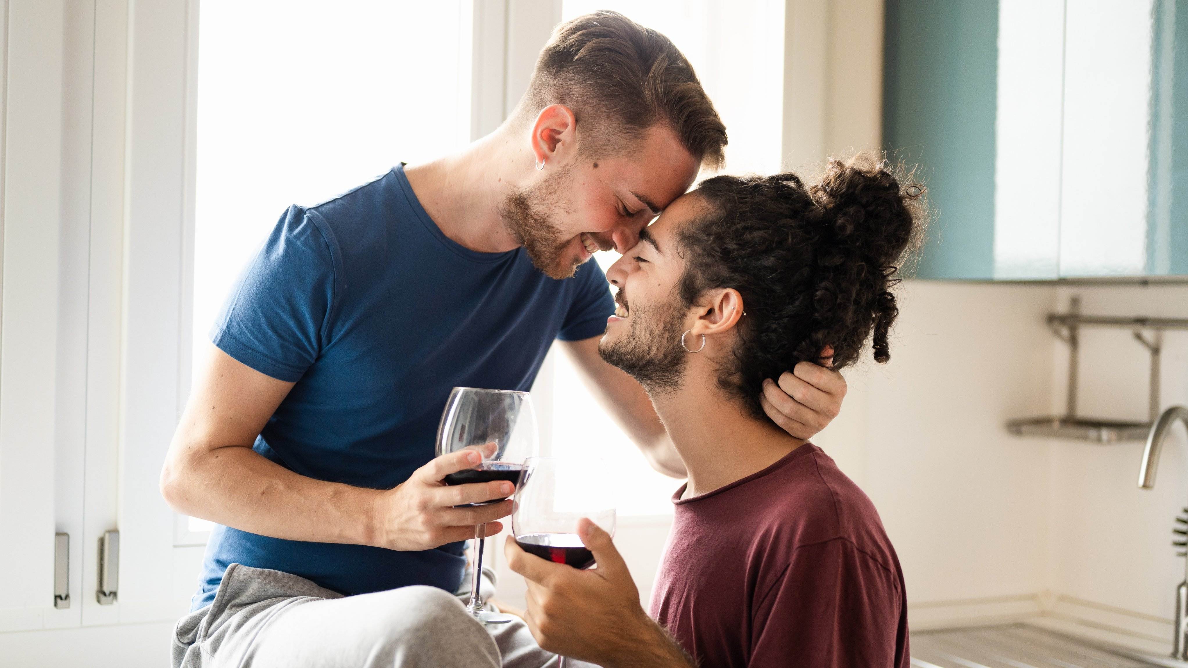 ¿Es verdad que todos somos bisexuales o al final es otro mito? Hablan los expertos