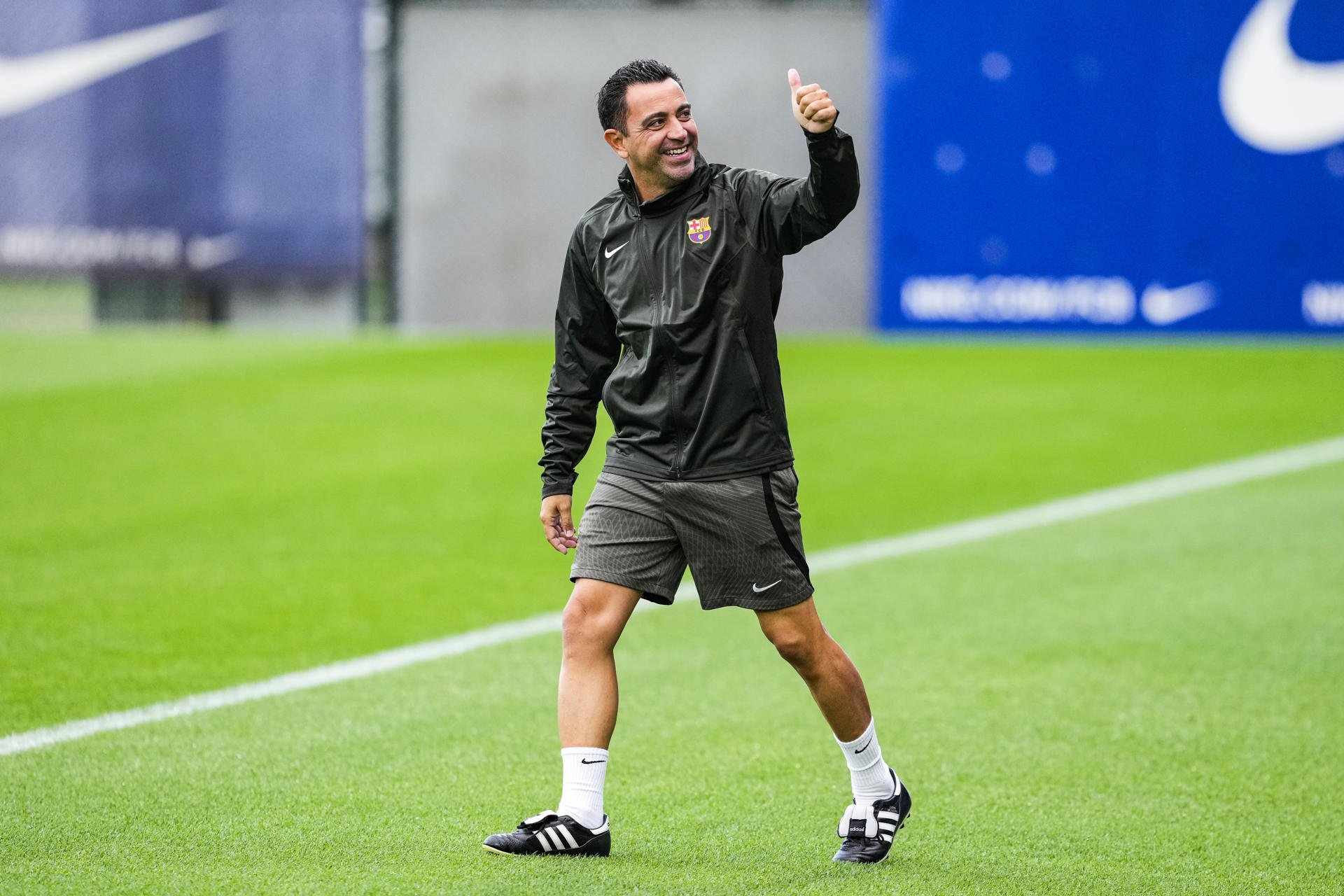 Xavi Hernández, OK a la parella d'or amb Pau Cubarsí que treu el lloc a Araujo