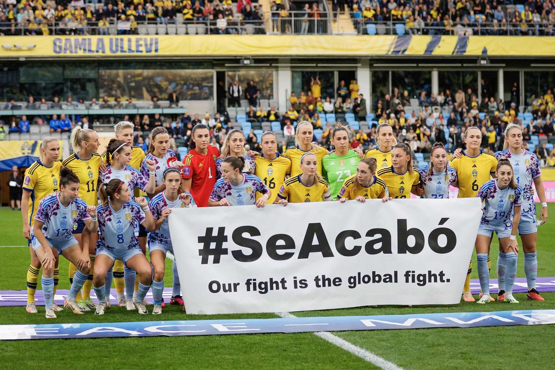 Suècia se suma a les reivindicacions de la selecció espanyola amb una pancarta sota el lema 's'ha acabat'