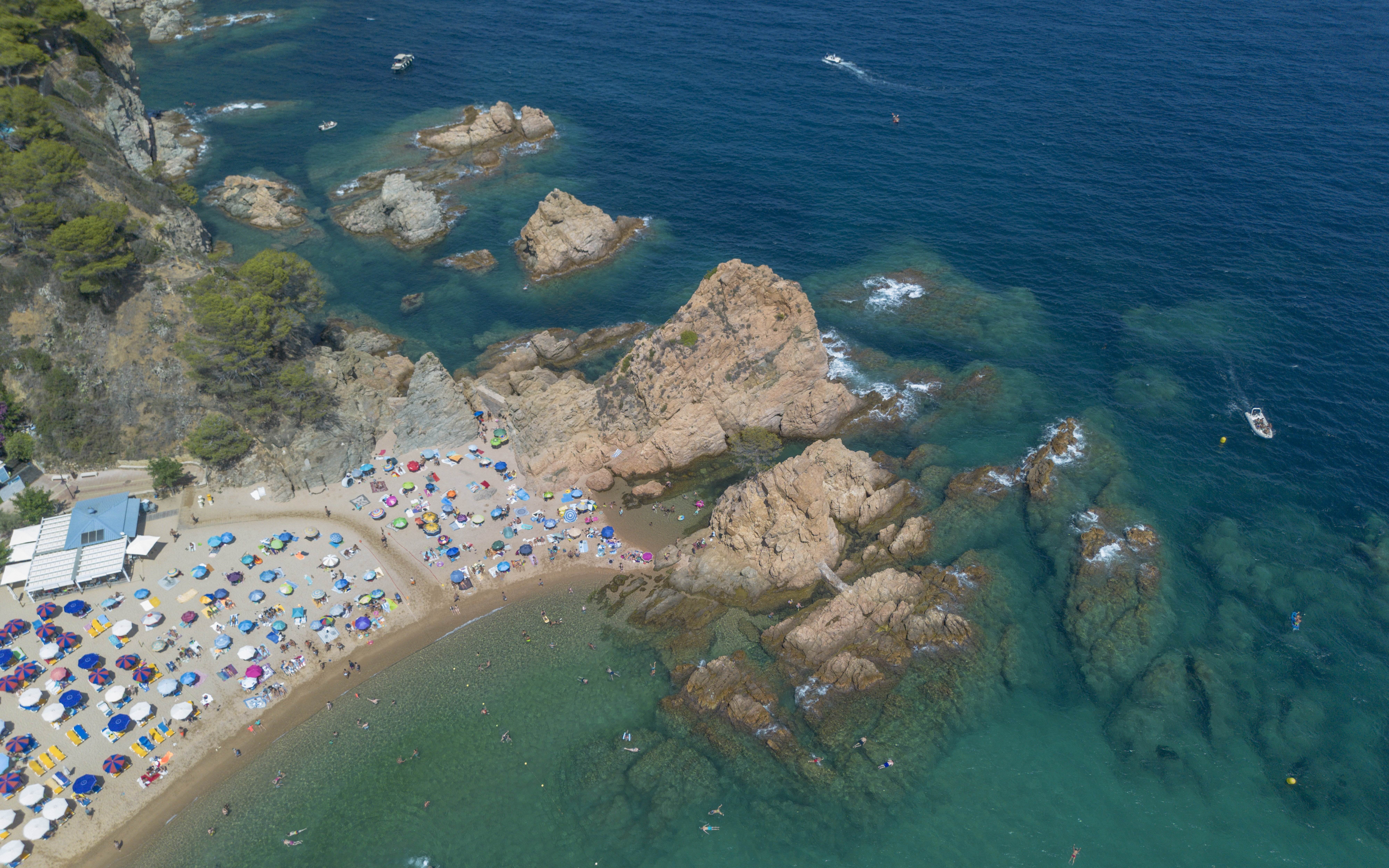 La temperatura del mar en Catalunya este verano ha superado casi 2 grados la media de los últimos 40 años