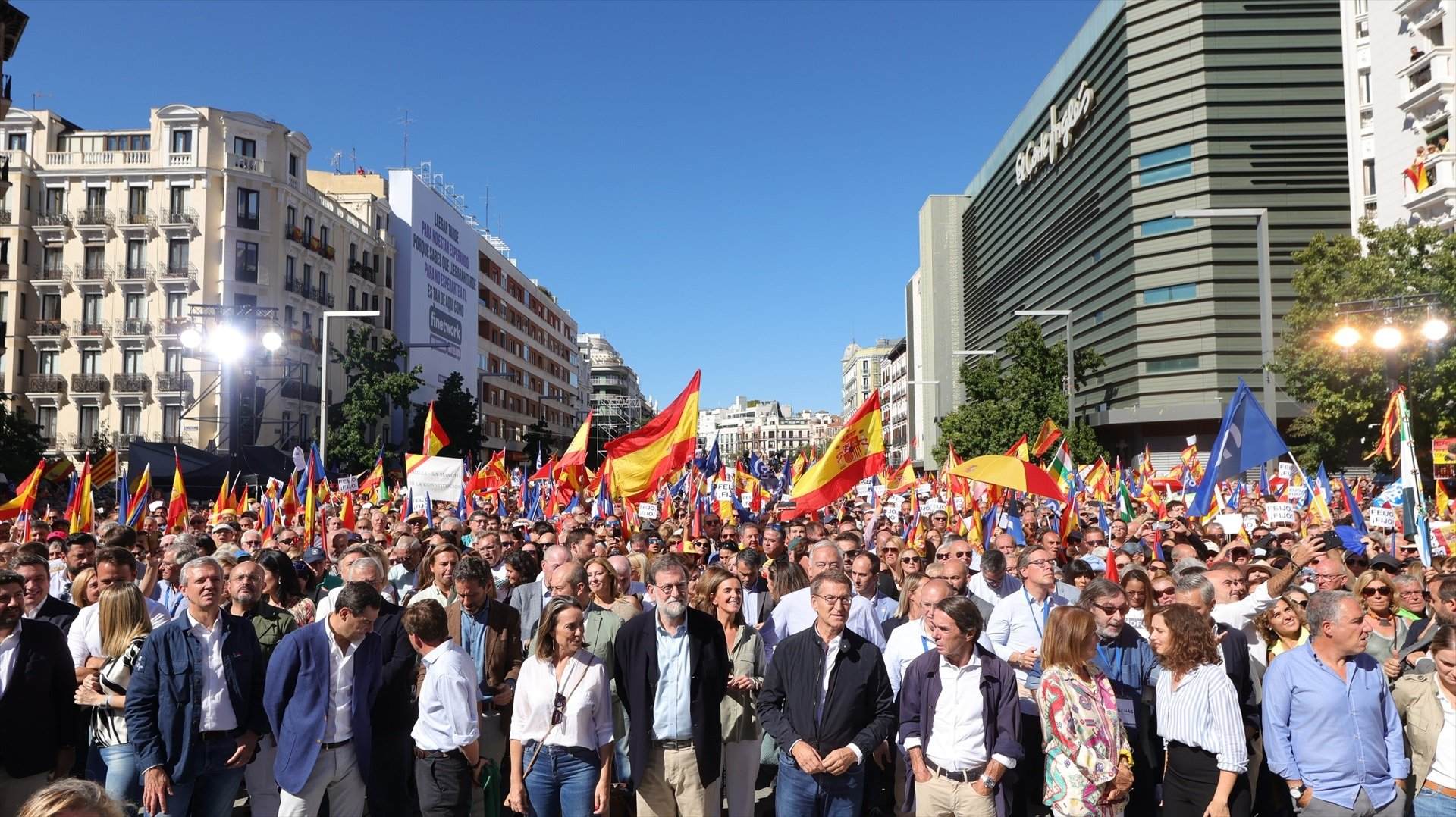 Un periodista ultraderechista siembra la discordia con críticas ácidas al acto del PP contra la amnistía