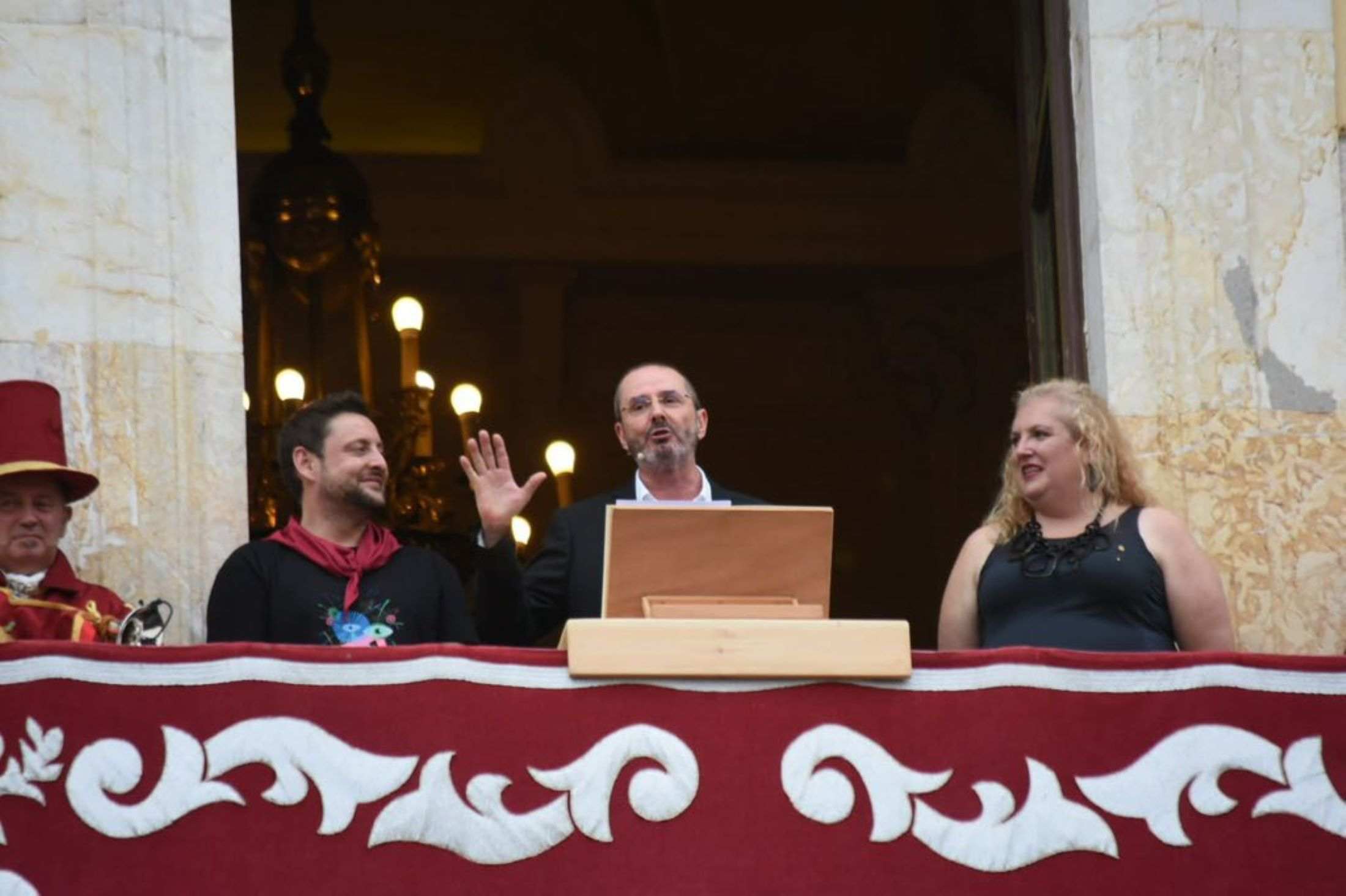 La extrema derecha de Tarragona, en choque por el pregón de Santa Tecla y la reacción del alcalde