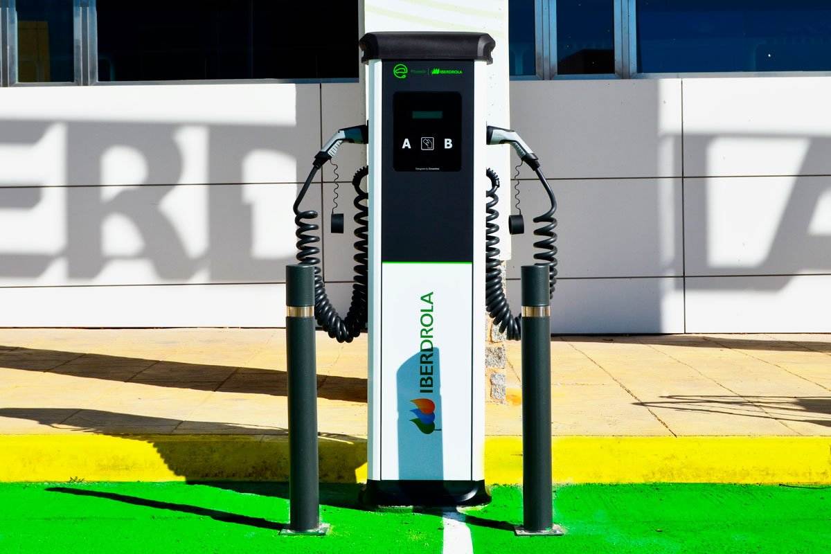 Iberdrola quiere que recargar un coche eléctrico deje de ser un problema
