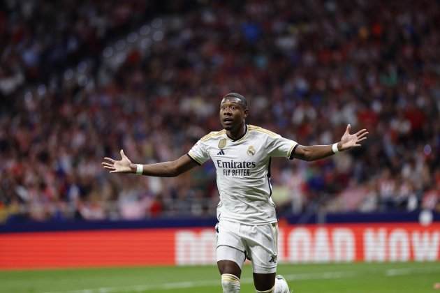 David Alaba, lamentando un falle durante el Atlético de Madrid - Real Madrid / Foto: EFE