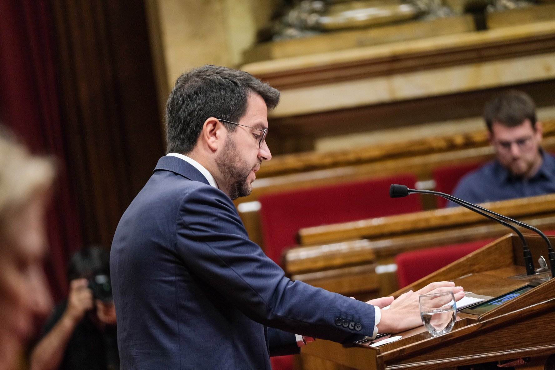 Junts y PSC aprietan a Aragonès y proponen al Parlament afianzar la "falta de confianza" en el Govern