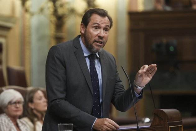 Oscar Puente PSOE investidura Feijoó Congres diputados / Kiko Huesca / Efe Oscar Puente PSOE investidura Feijoó Congres diputados / Kiko Huesca / Efe