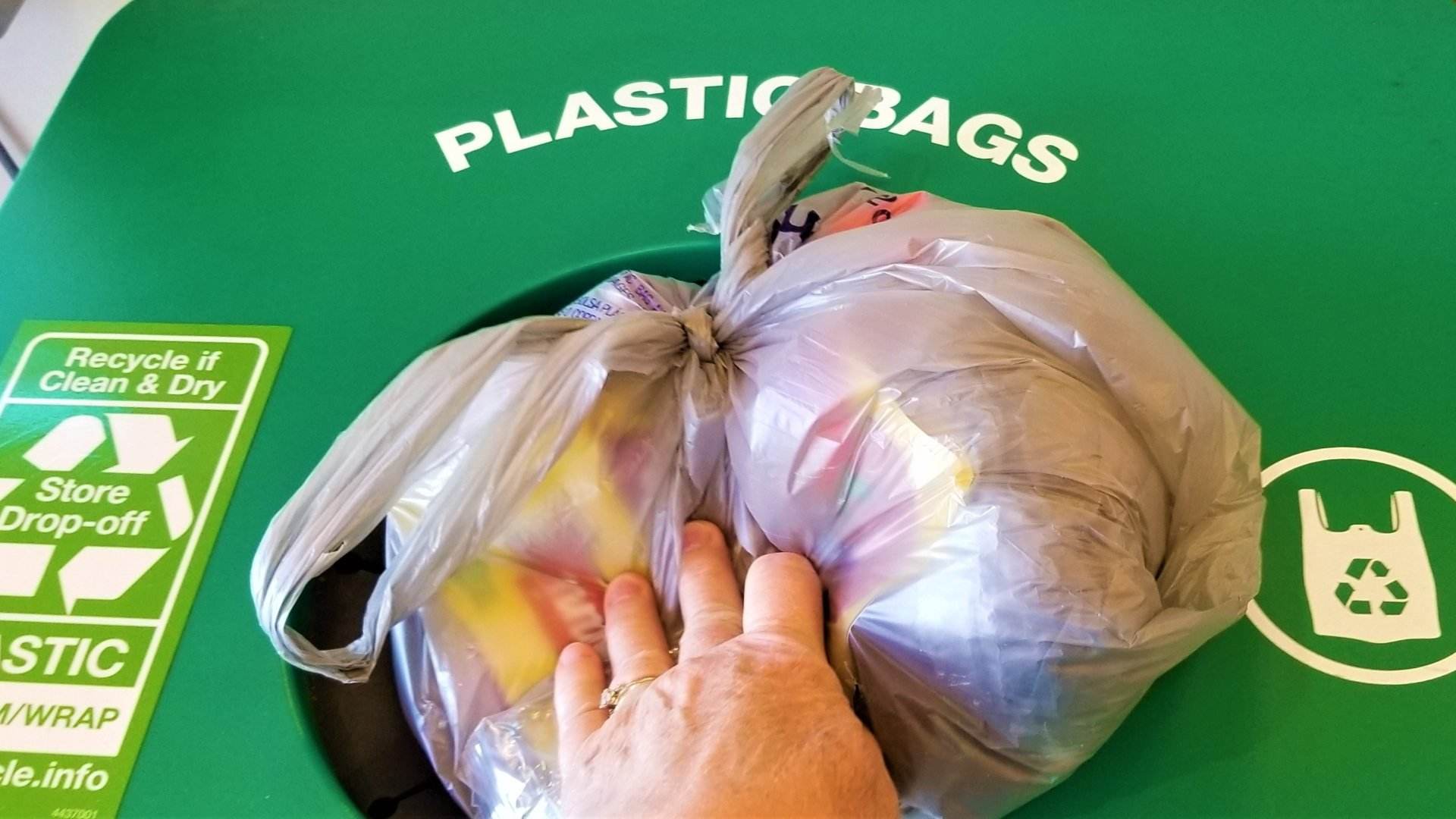 Las bolsas compostables son más tóxicas que las de plástico, según indica un estudio del CSIC