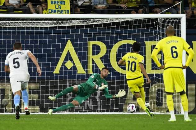 Dani Parejo materializa el penalti / Foto: EFE