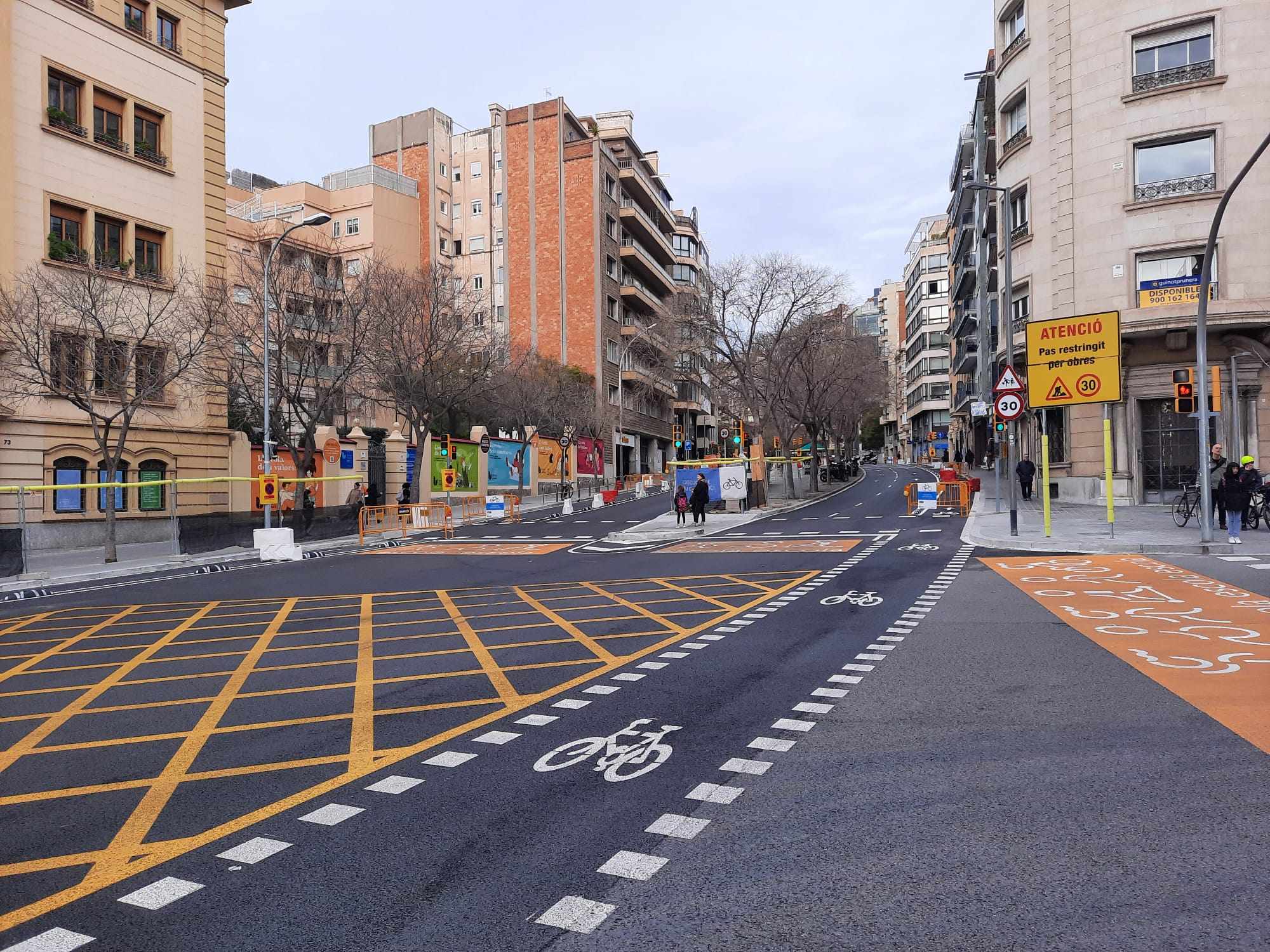 El carril bici de la Via Augusta enfrenta nuevamente a socialistas y comunes en Barcelona