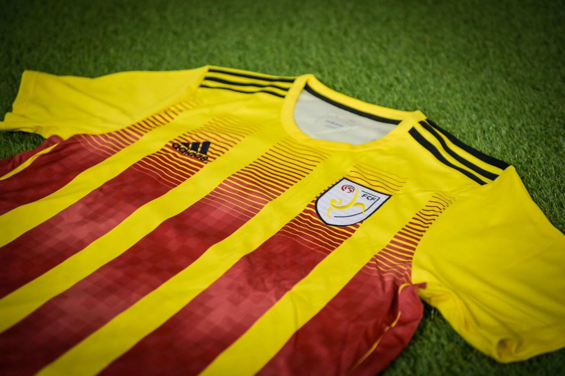 Chapuza con la nueva camiseta de la selección catalana de fútbol