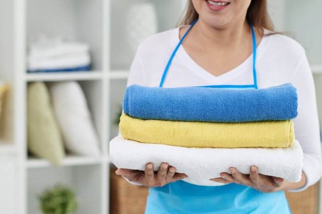 Una idea és convertir les tovalloles velles en draps Una idea és convertir les tovalloles velles en draps