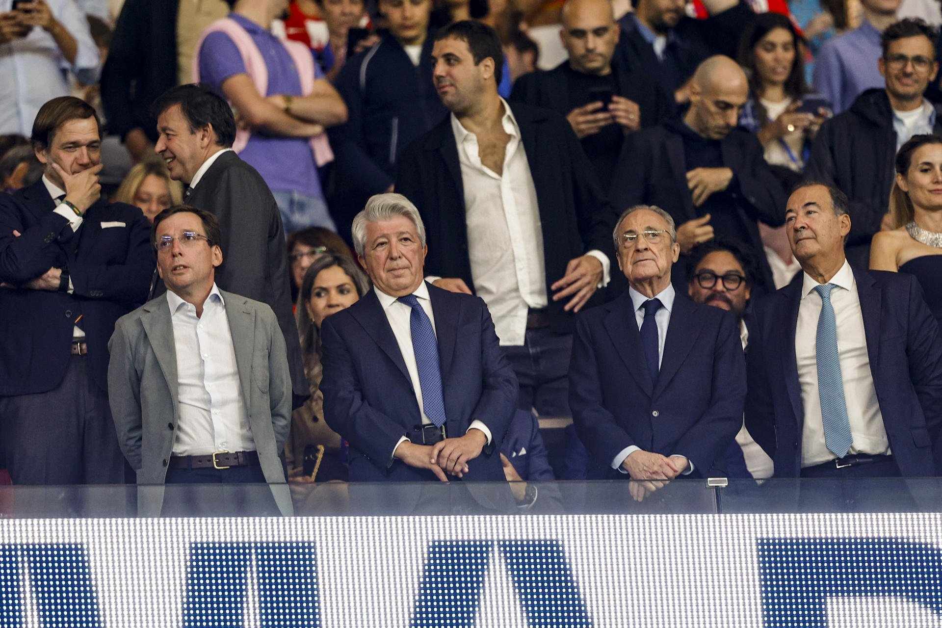 De besar l'escut del Reial Madrid a negociar amb Enrique Cerezo per anar a l'Atlètic de Madrid
