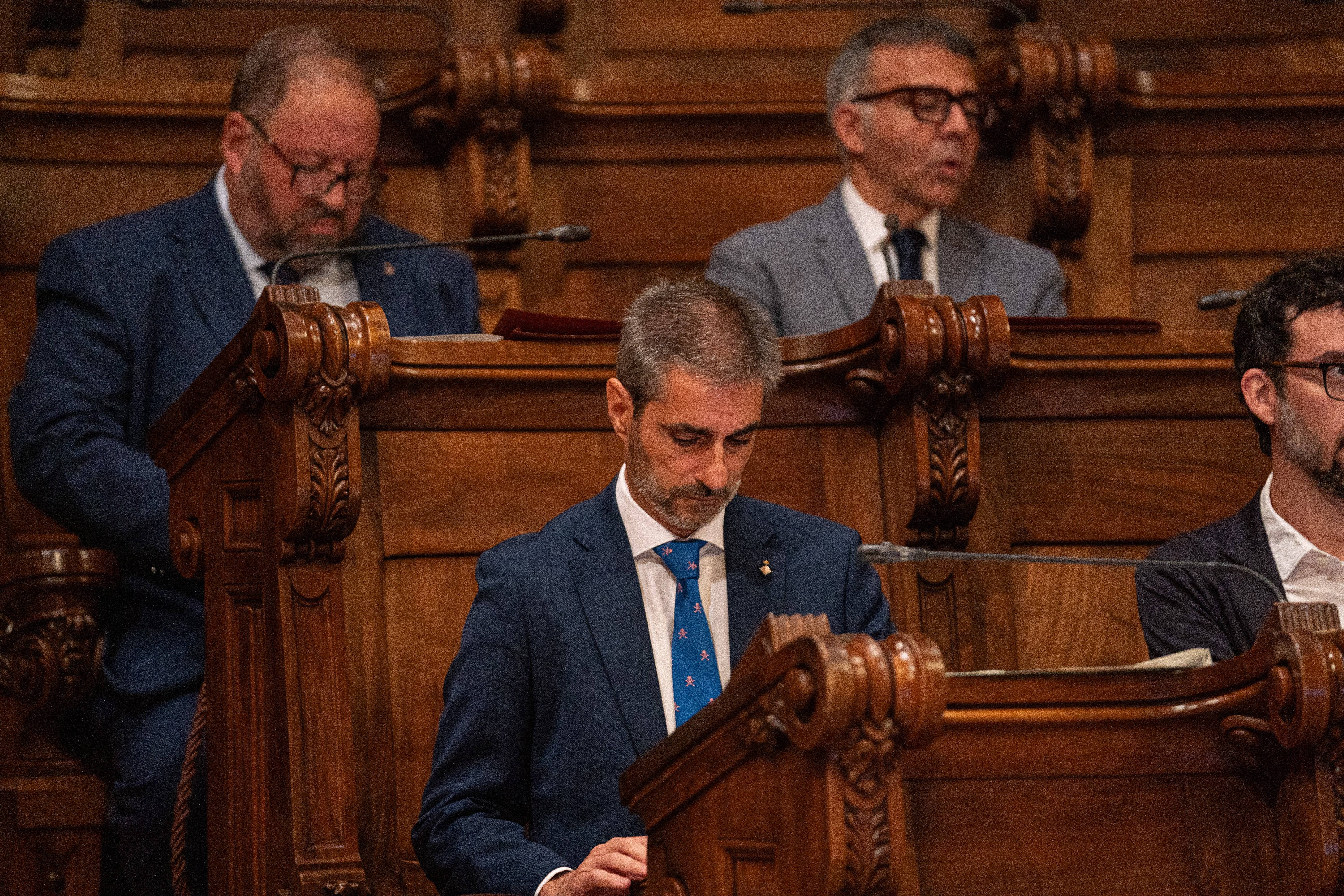 El Ayuntamiento de Barcelona despliega un "cordón democrático" para arrinconar a Vox