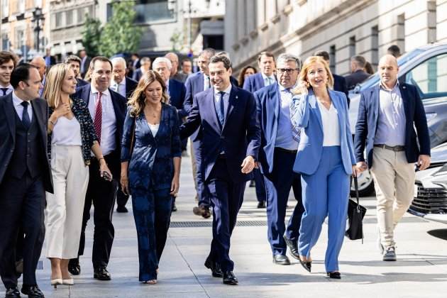 EuropaPress 5465729 presidente junta andalucia juanma moreno llegada tarde primera sesion