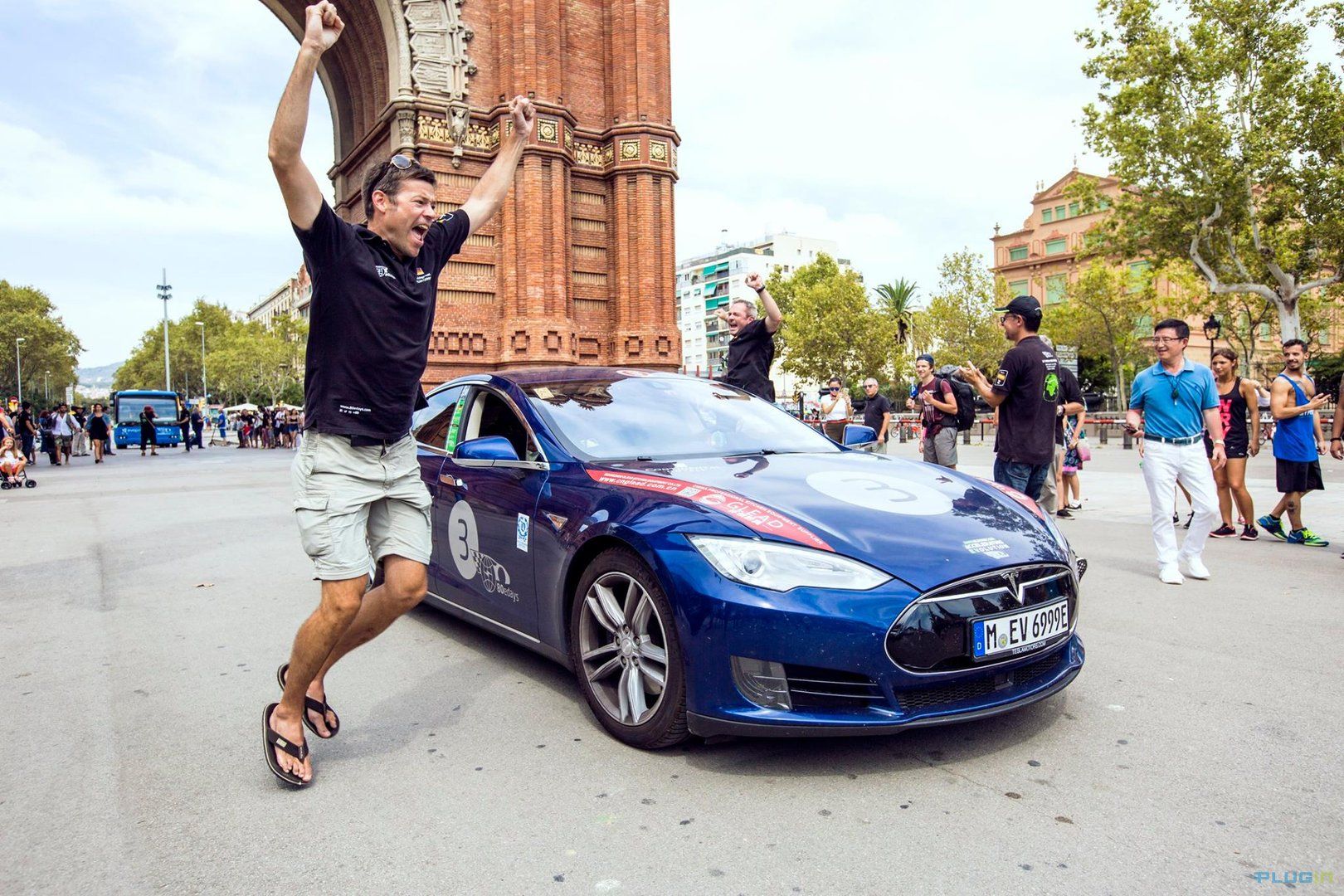 Barcelona, nova seu estratègica de Tesla (es busca personal)