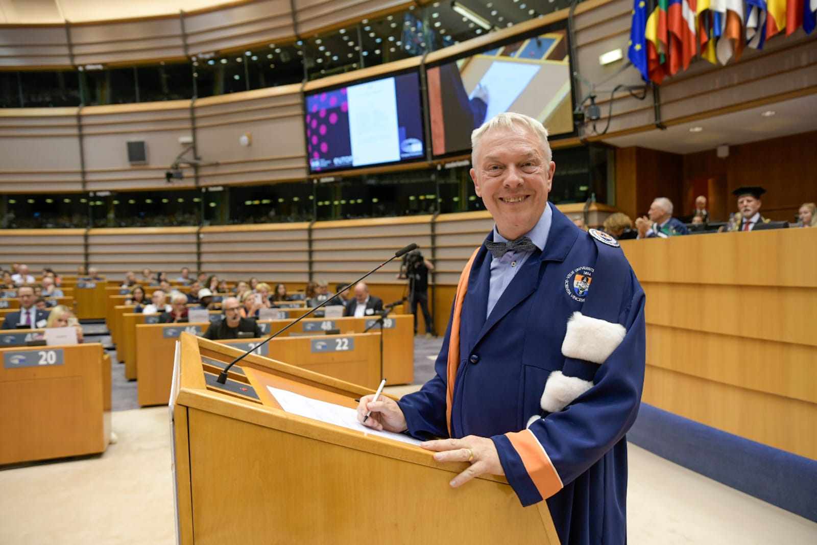 El rector de la Universidad Libre de Bruselas habla en catalán ante el Parlamento Europeo